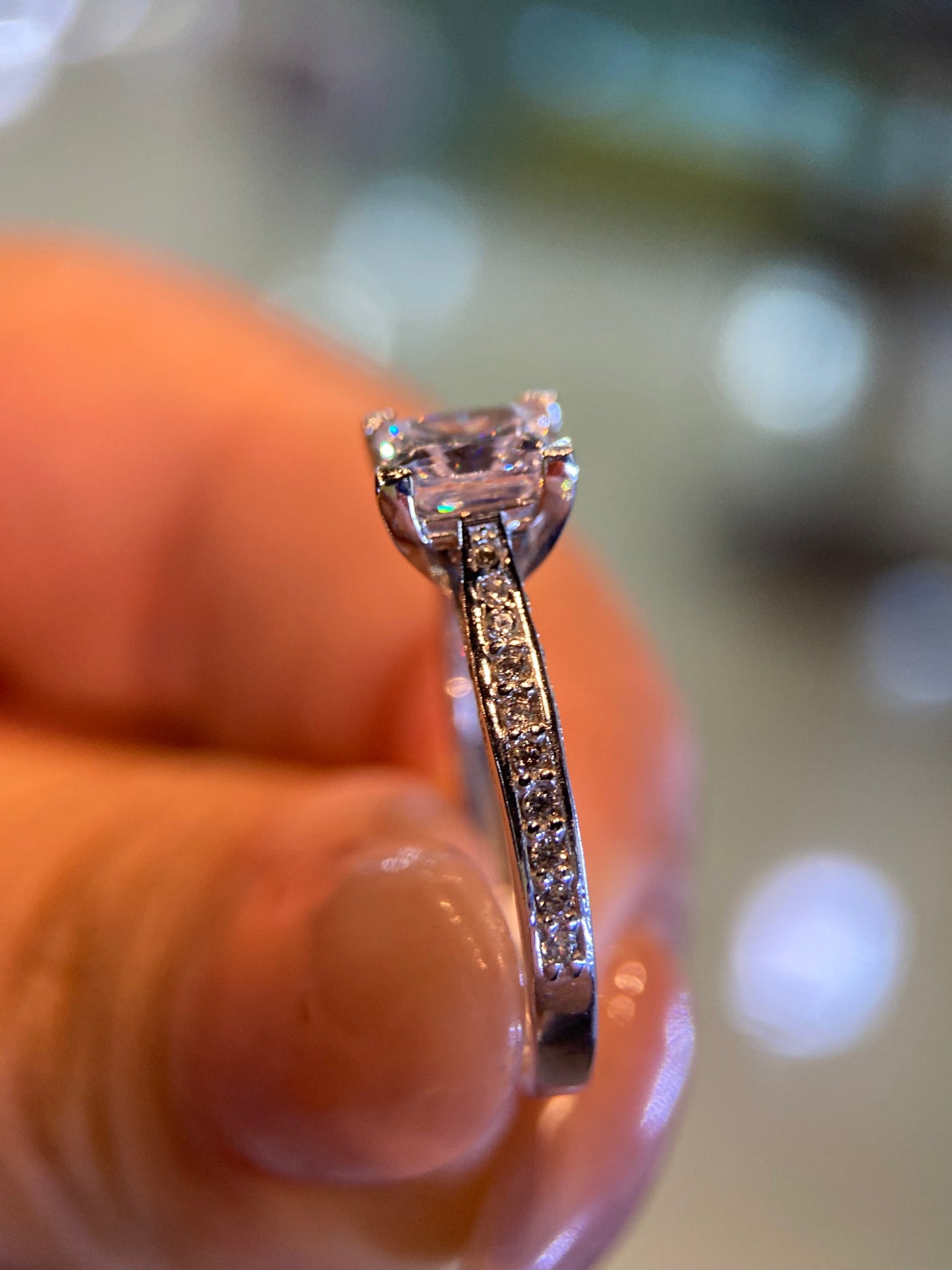 Anillo de compromiso en oro