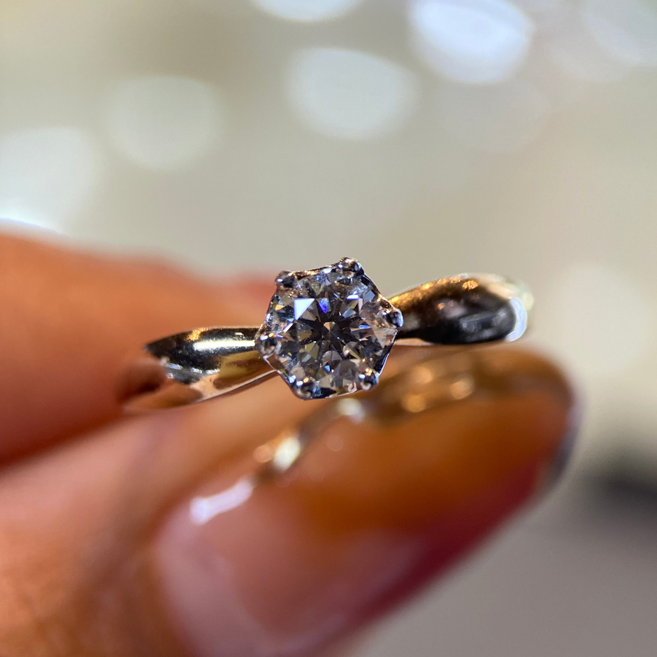 Anillo de compromiso en oro