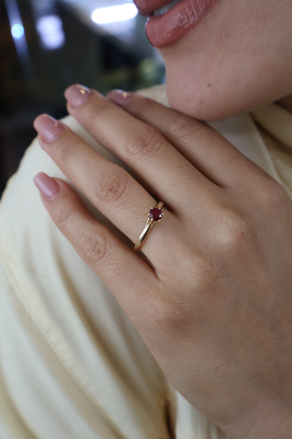Anillo Ember con Oro Amarillo 14k con Rubi 0.50 ct