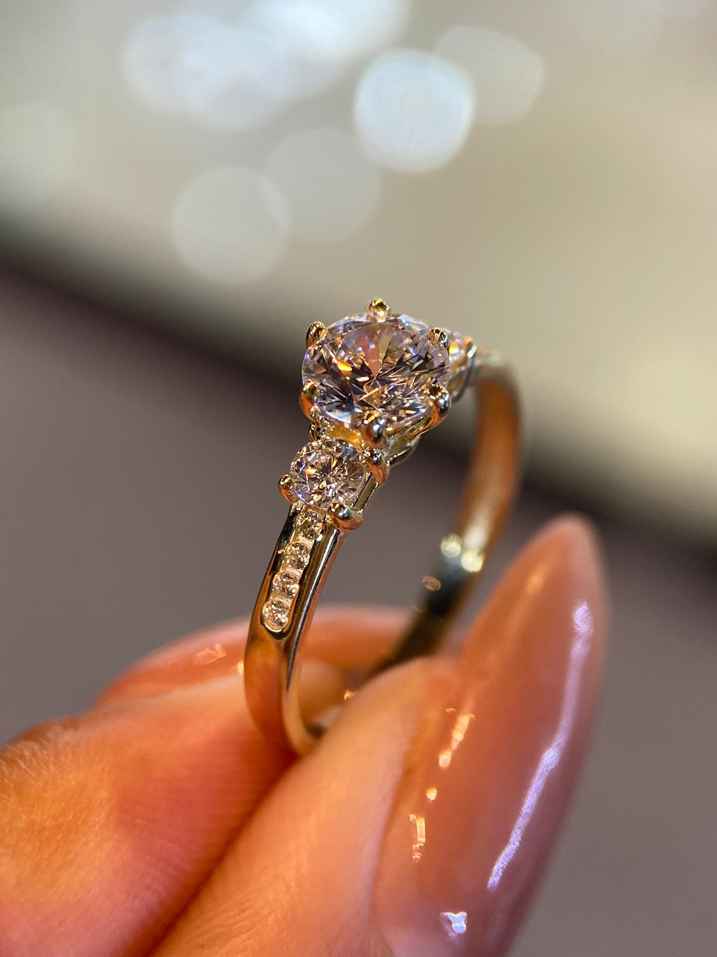 Anillo de compromiso en oro