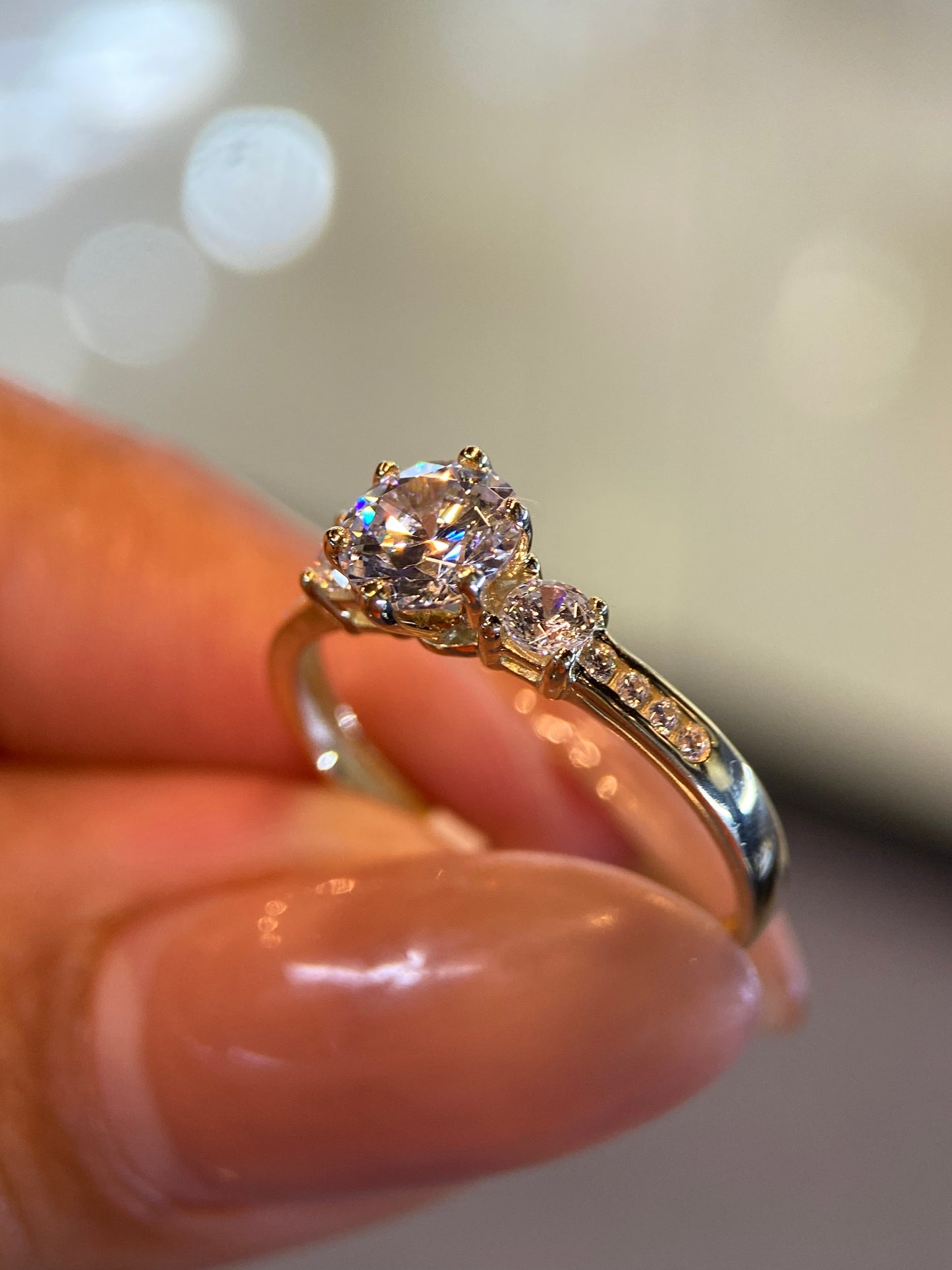Anillo de compromiso en oro