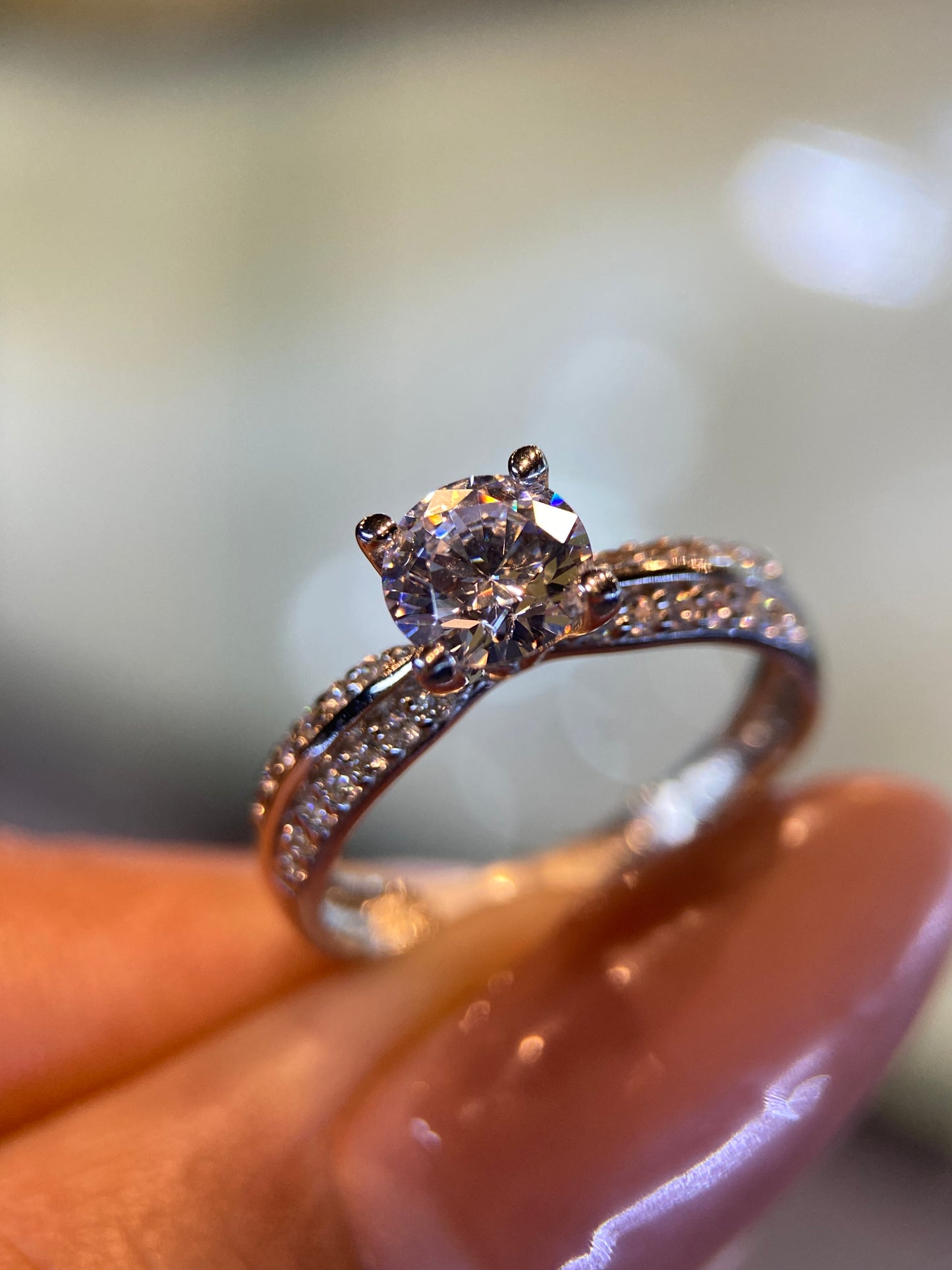 Anillo de compromiso en oro