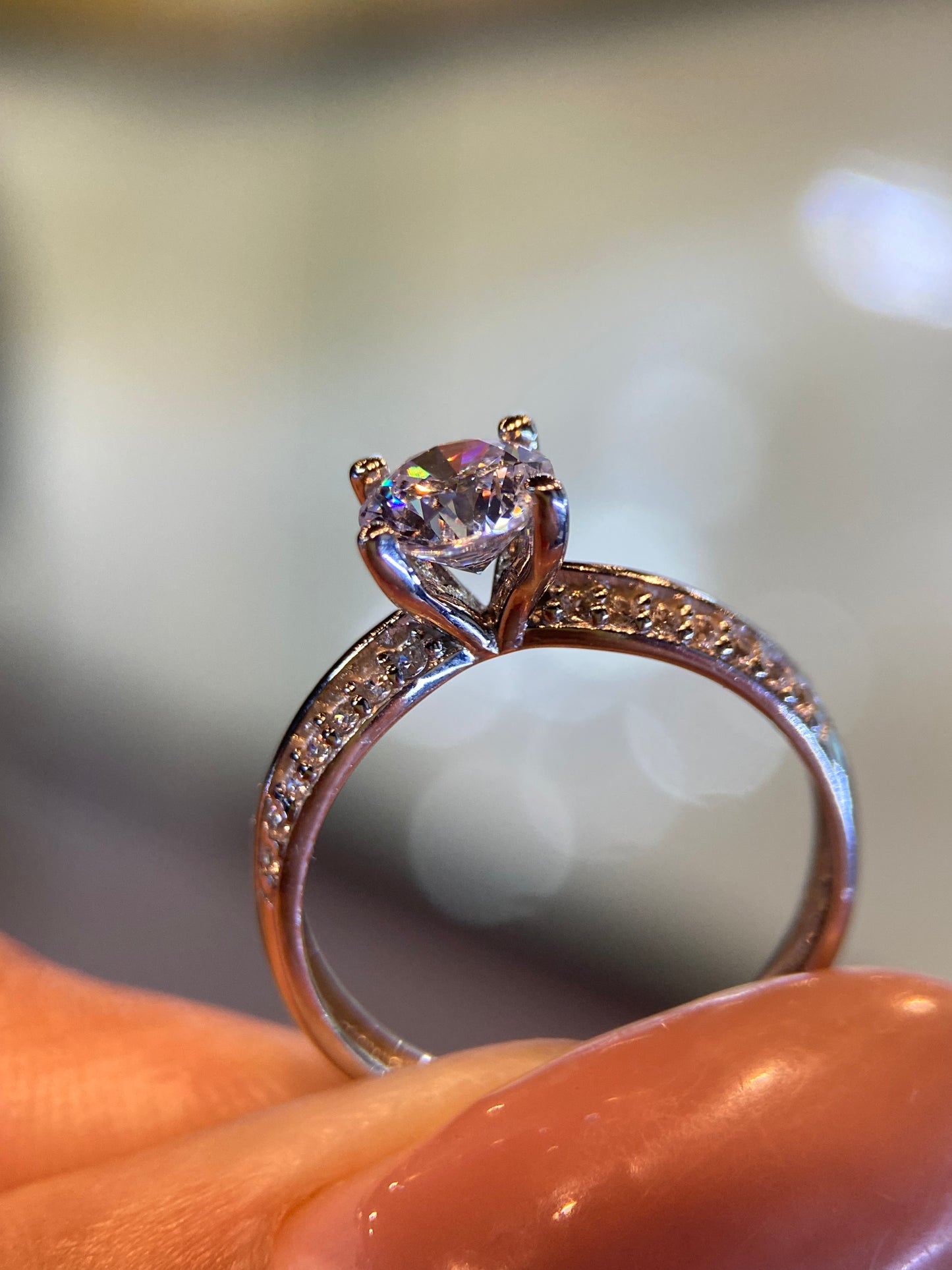 Anillo de compromiso en oro