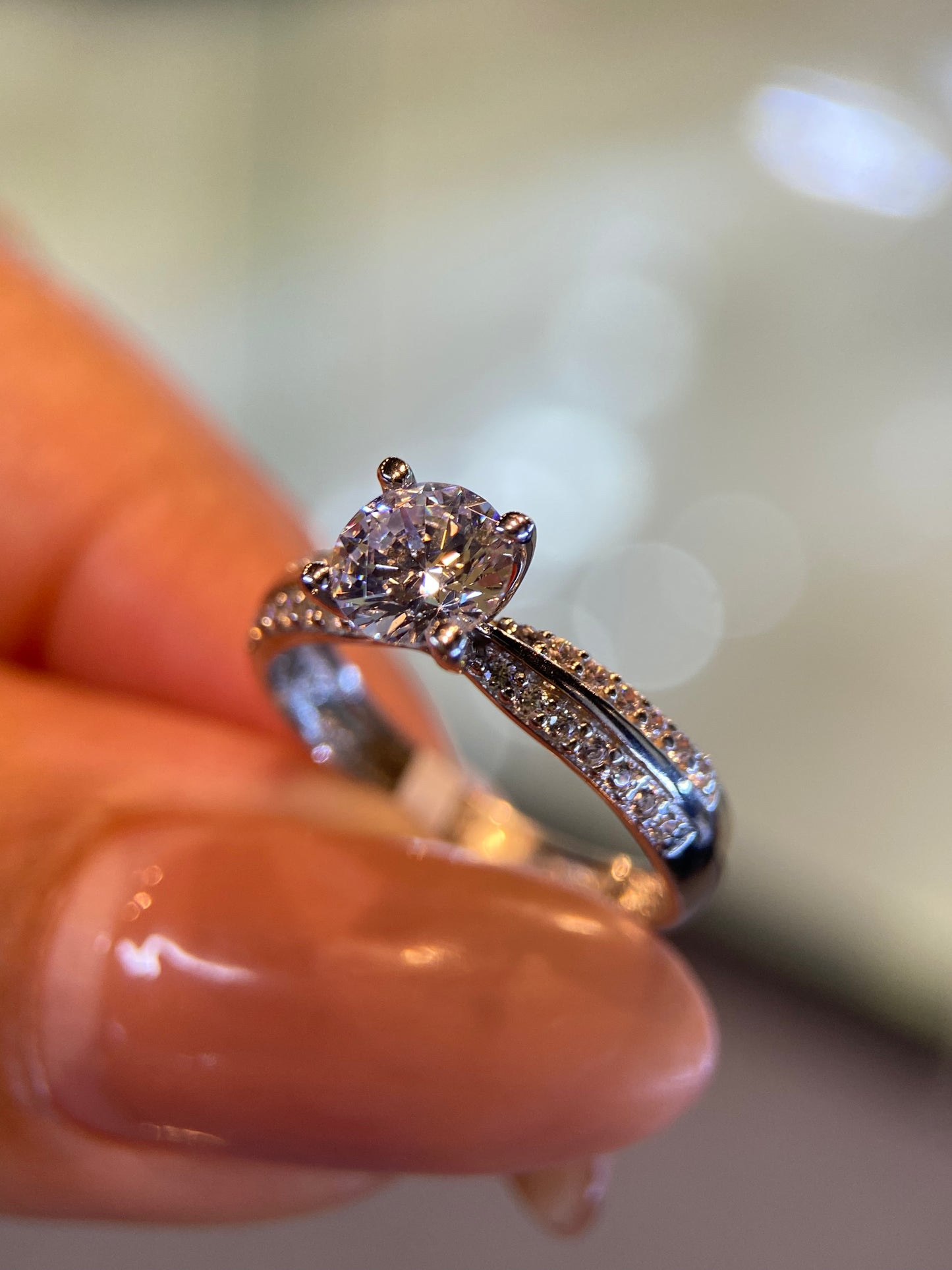 Anillo de compromiso en oro
