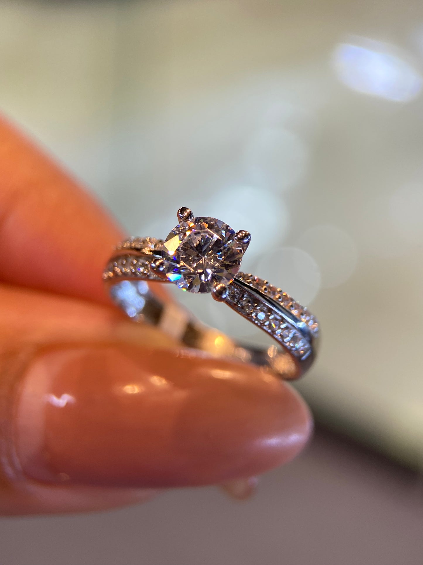 Anillo de compromiso en oro