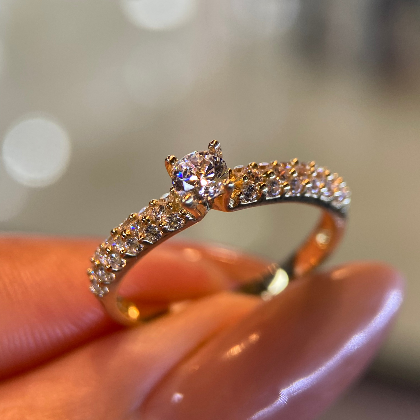 Anillo de compromiso en oro