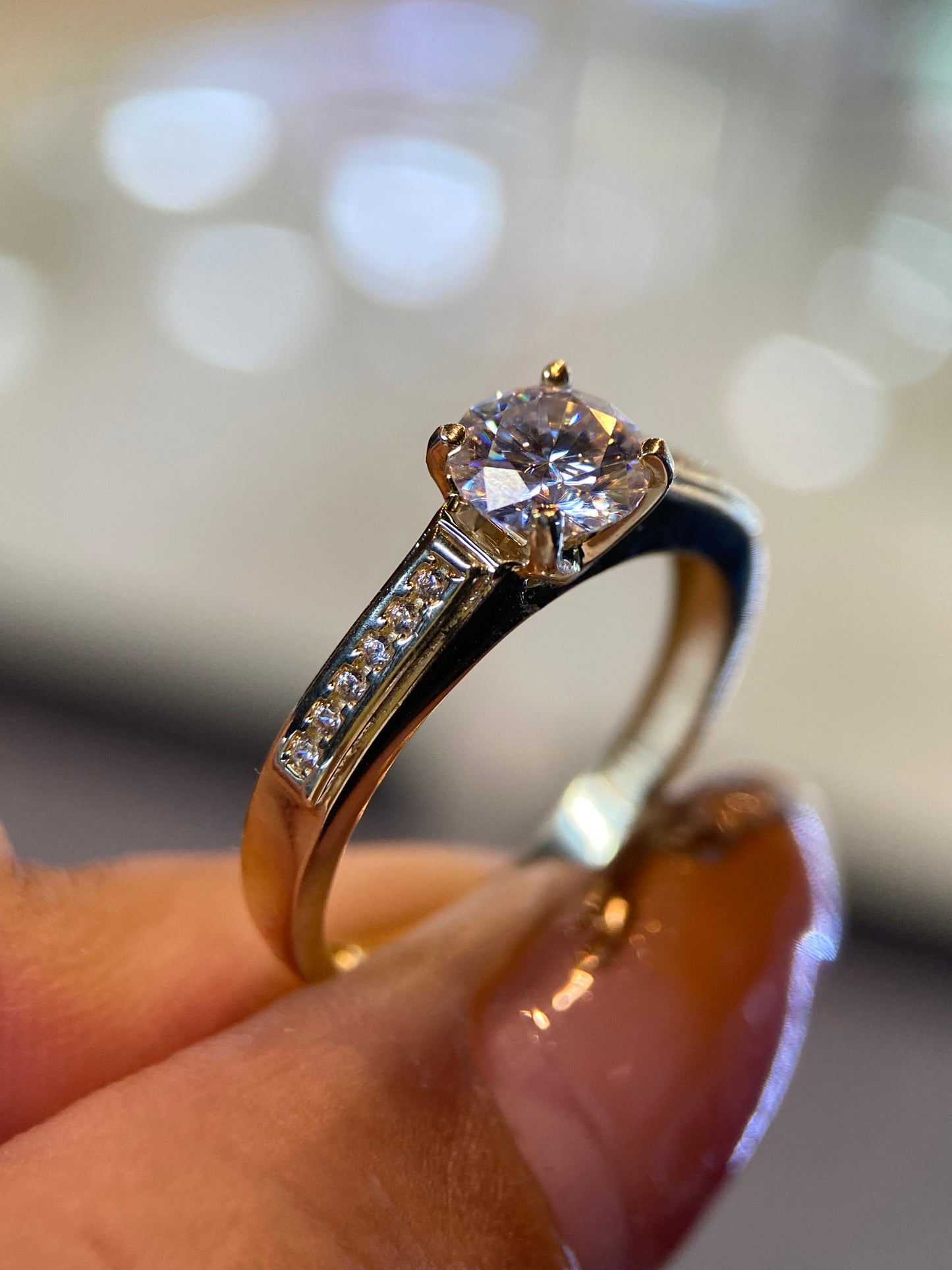 Anillo de compromiso en oro