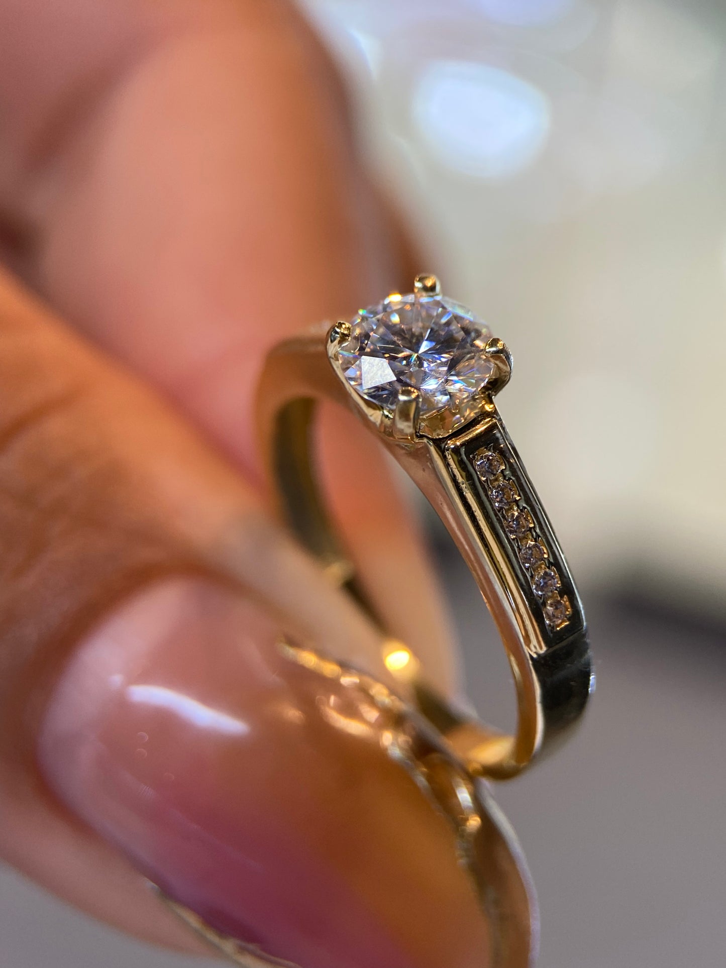 Anillo de compromiso en oro