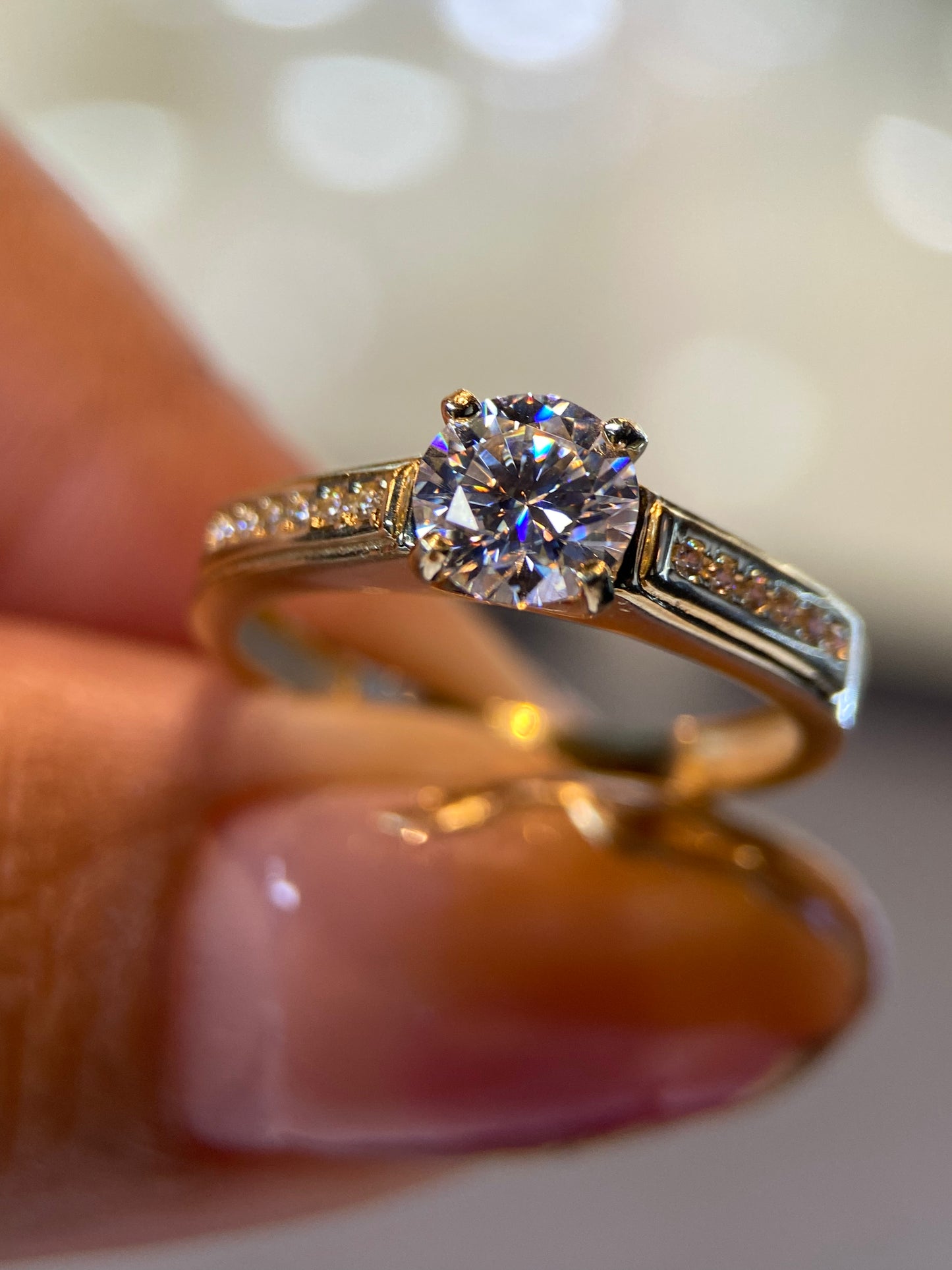 Anillo de compromiso en oro