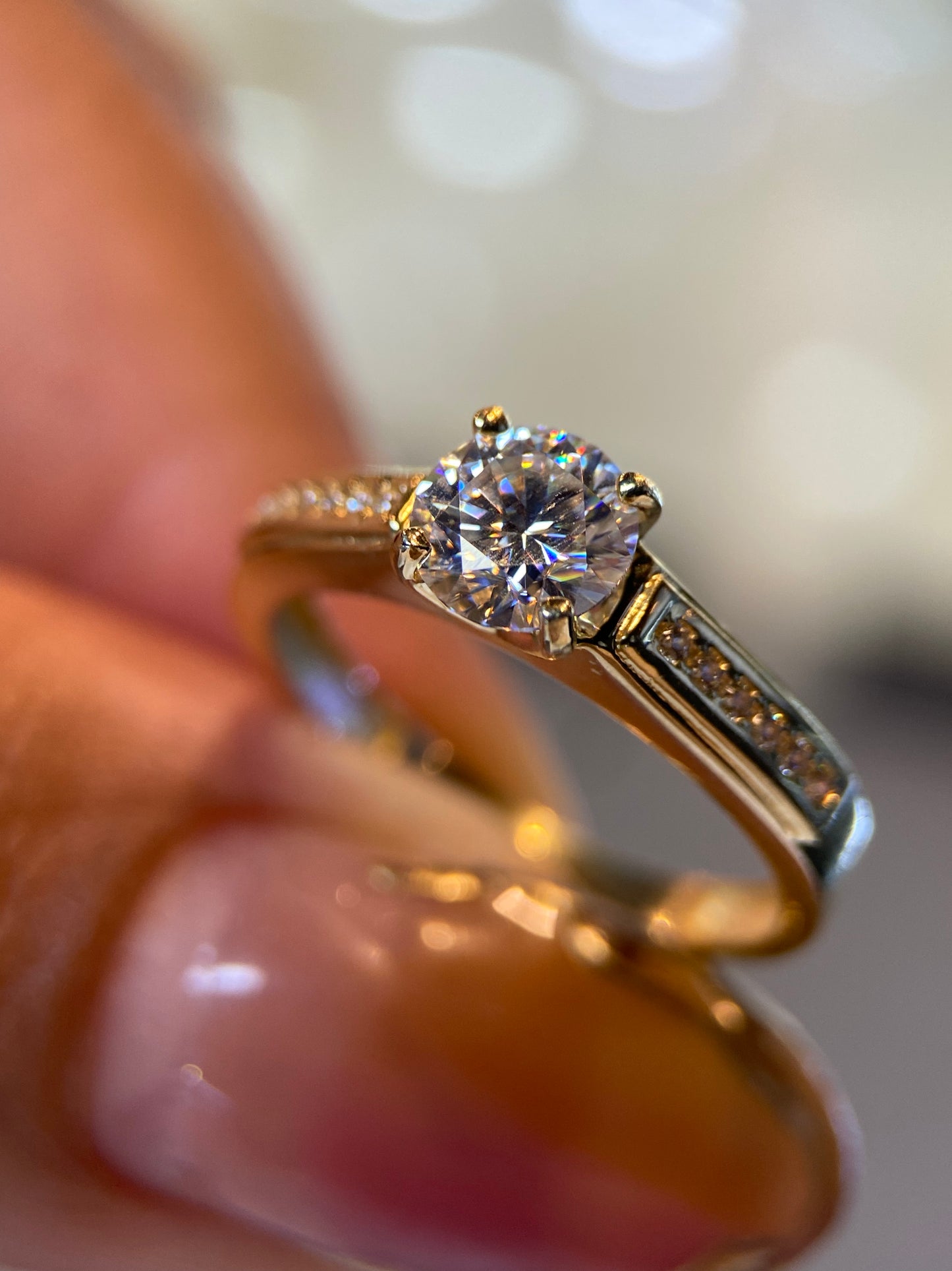 Anillo de compromiso en oro