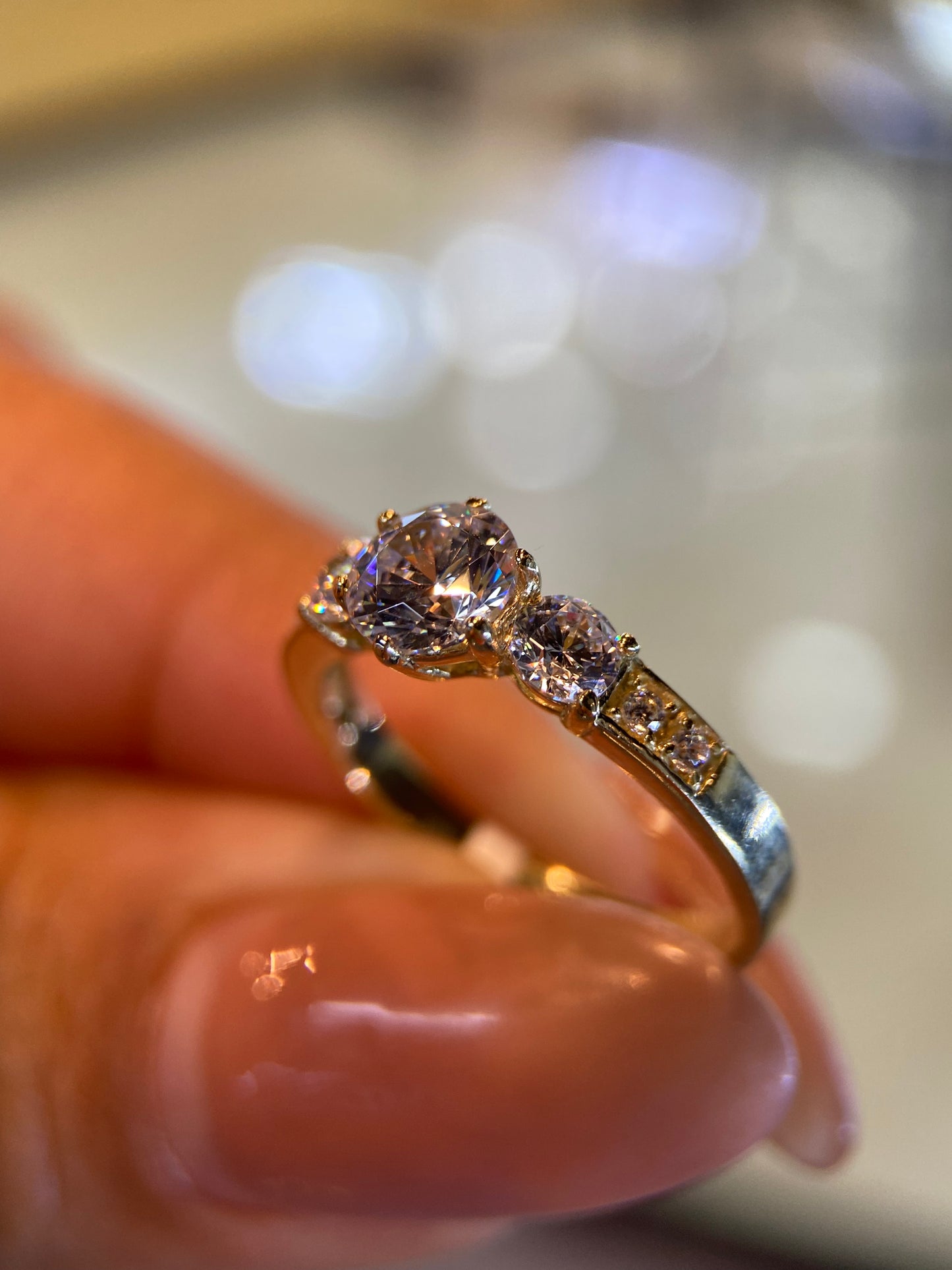 Anillo de compromiso en oro