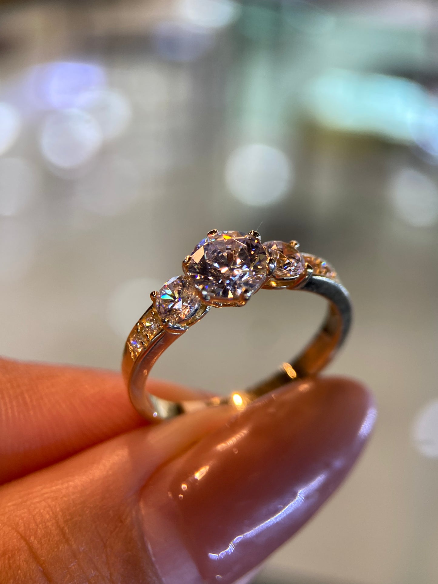 Anillo de compromiso en oro