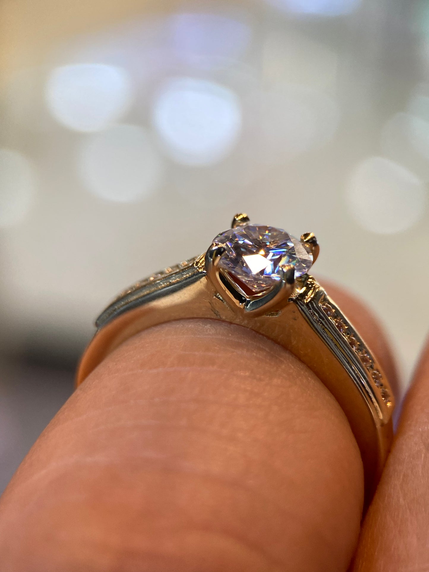 Anillo de compromiso en oro