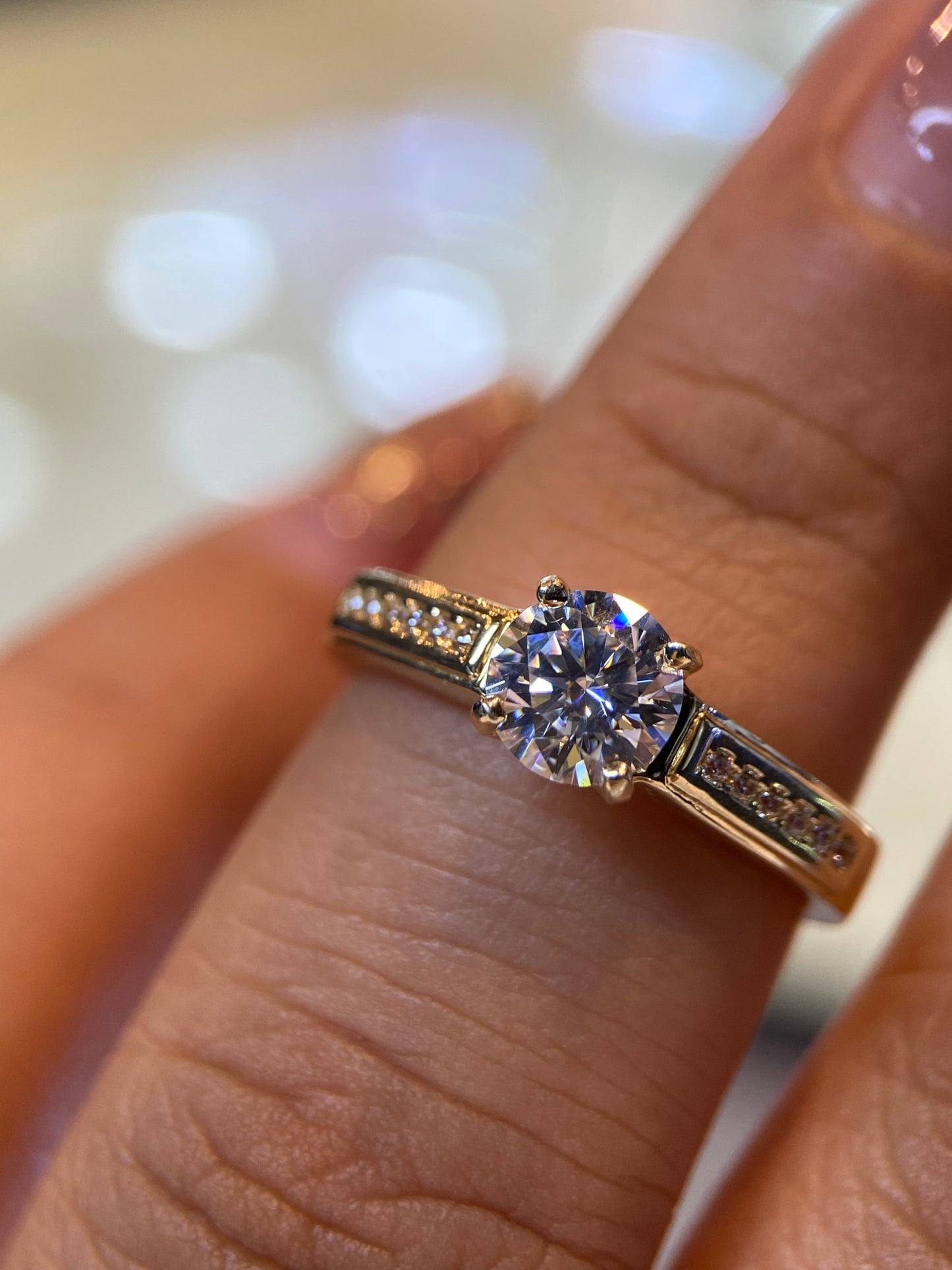 Anillo de compromiso en oro