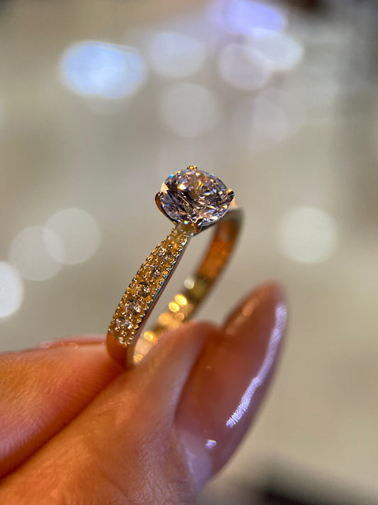 Anillo en Oro Amarillo 10k con Circonias Mod. 15574
