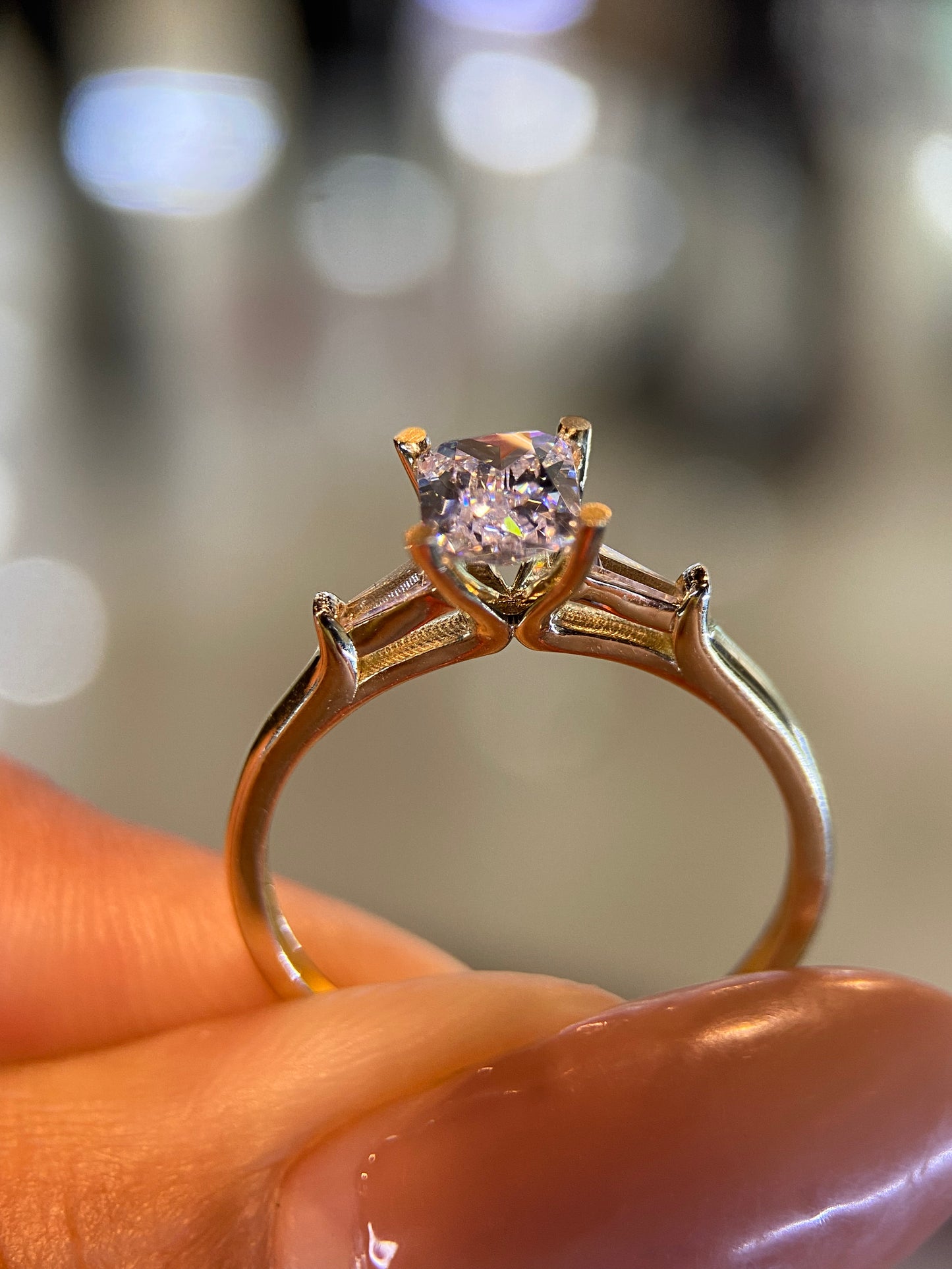 Anillo de compromiso en oro