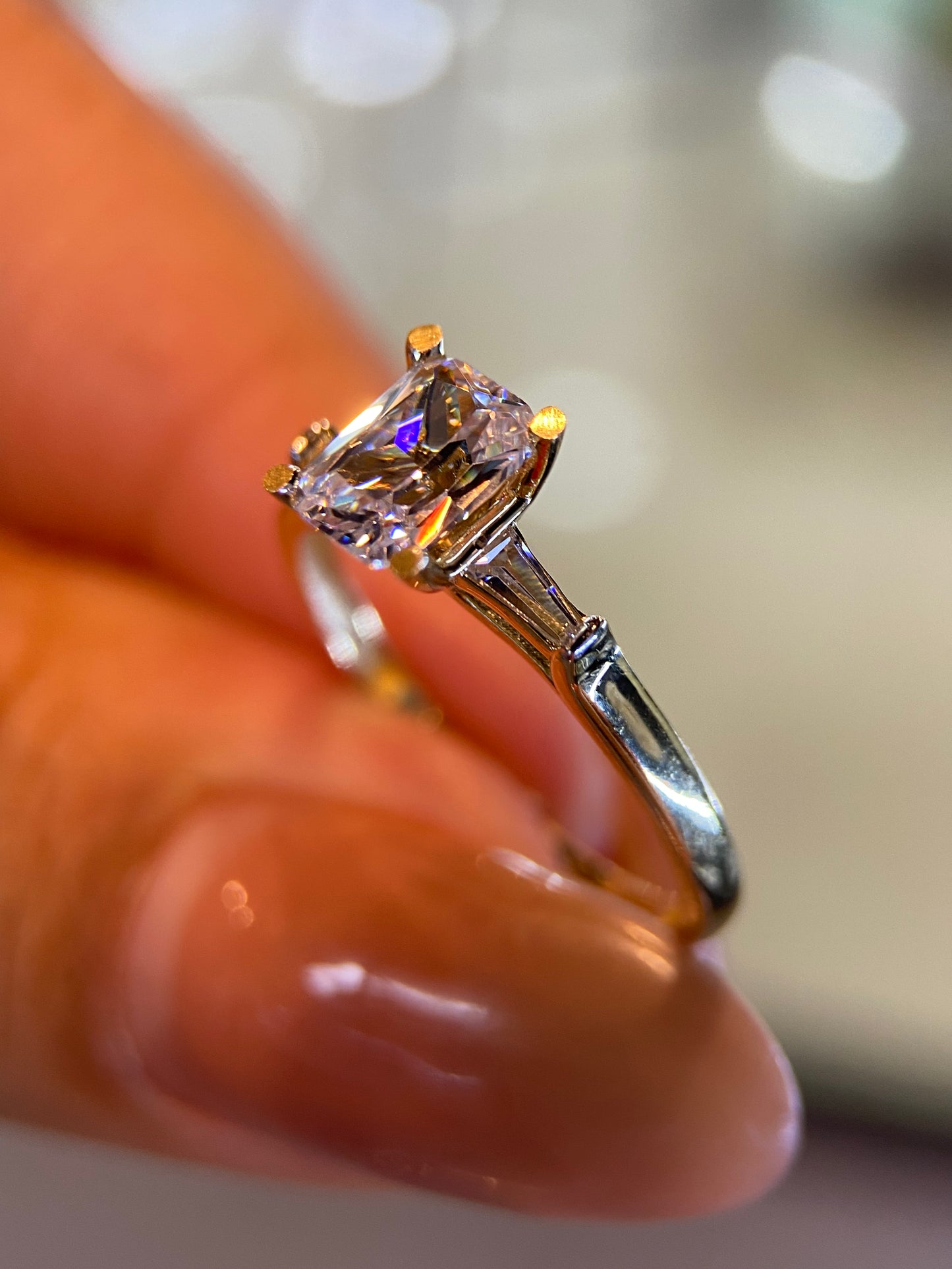 Anillo de compromiso en oro