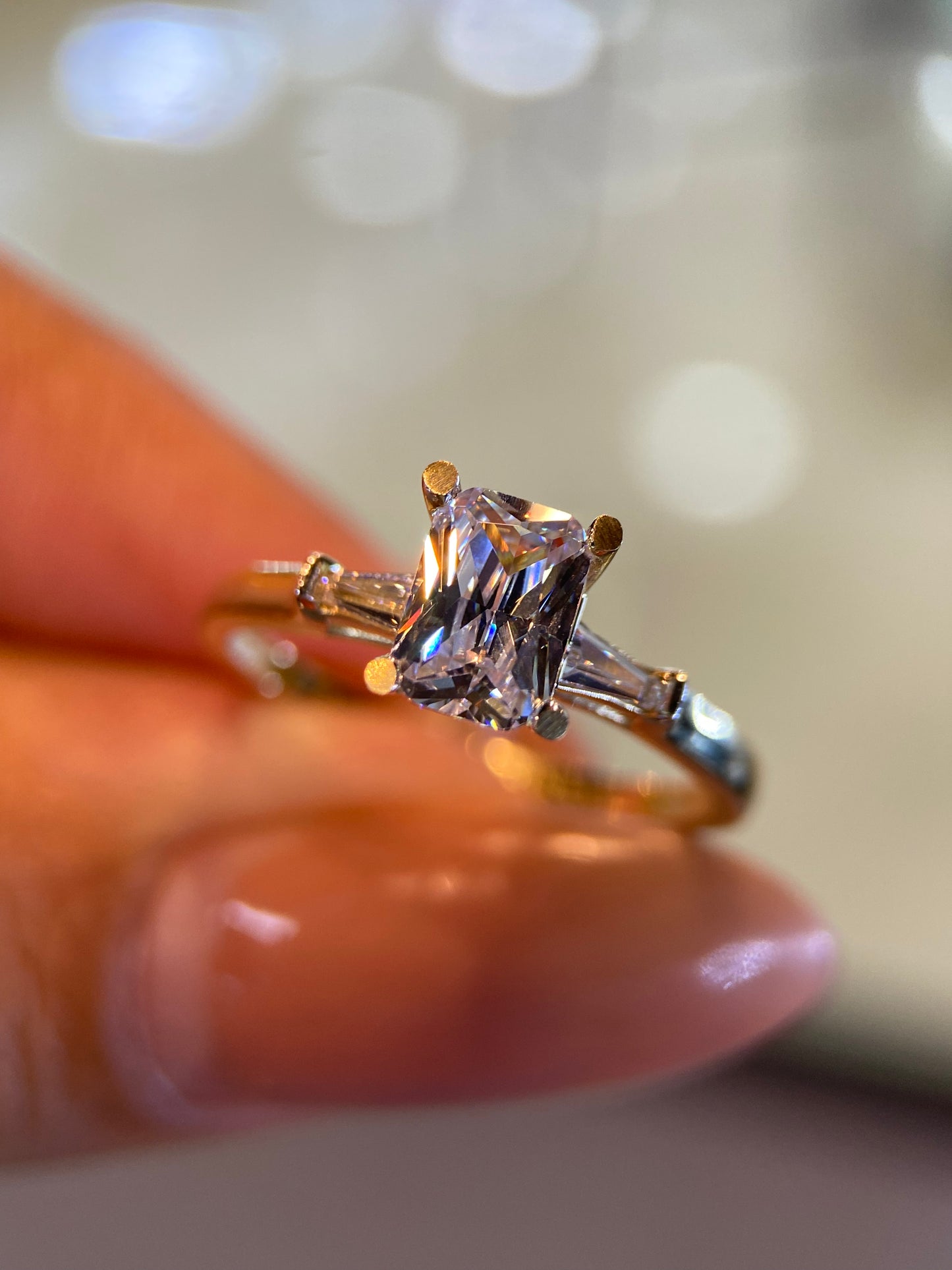 Anillo de compromiso en oro