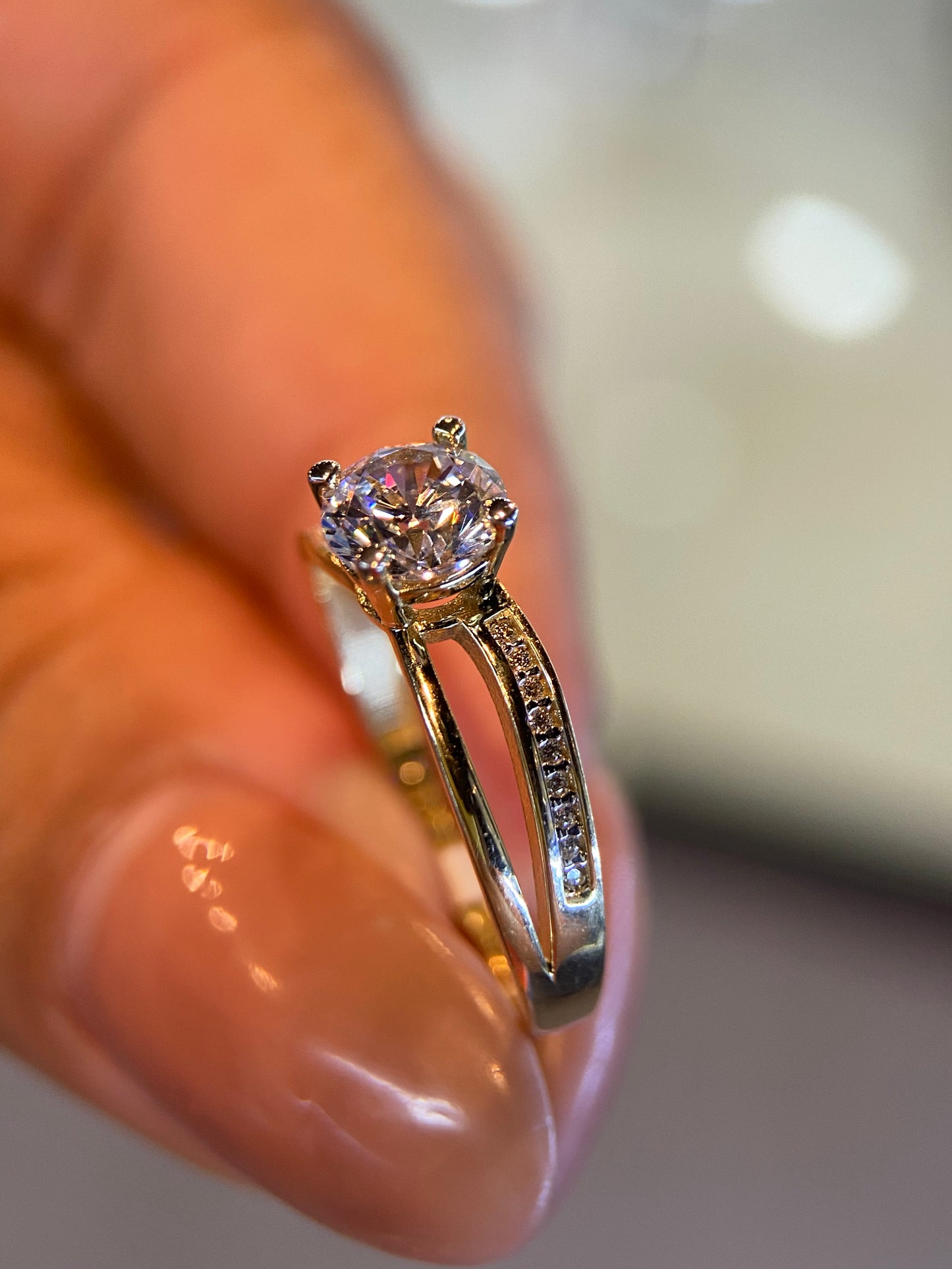 Anillo de compromiso en oro