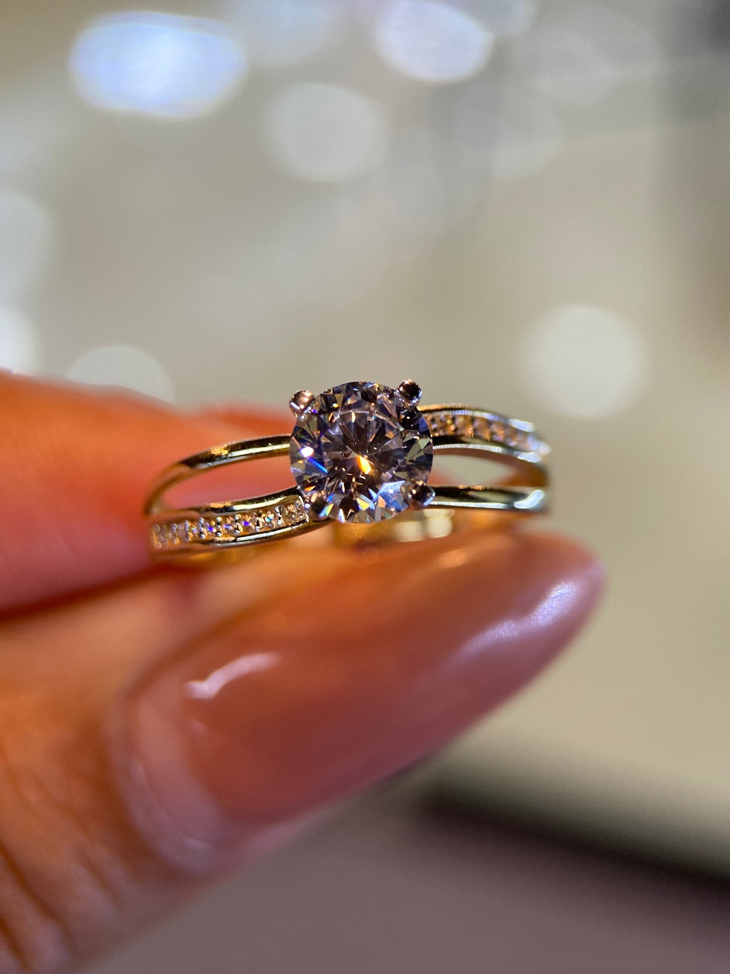 Anillo de compromiso en oro