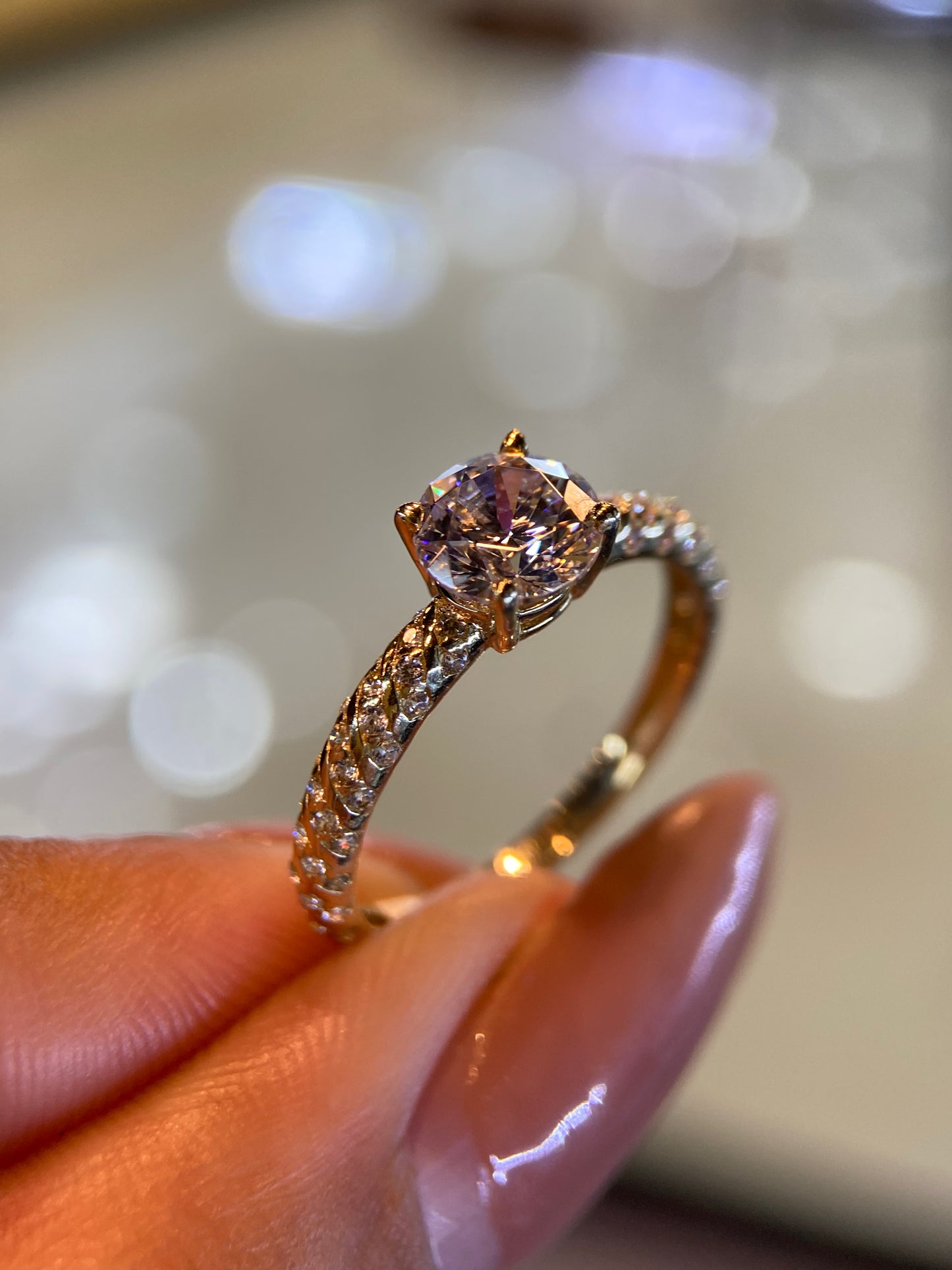 Anillo de compromiso en oro