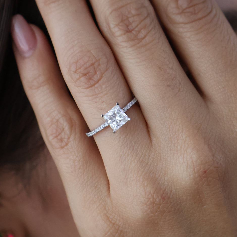 Anillo Giovanna en Oro 1.00 ct