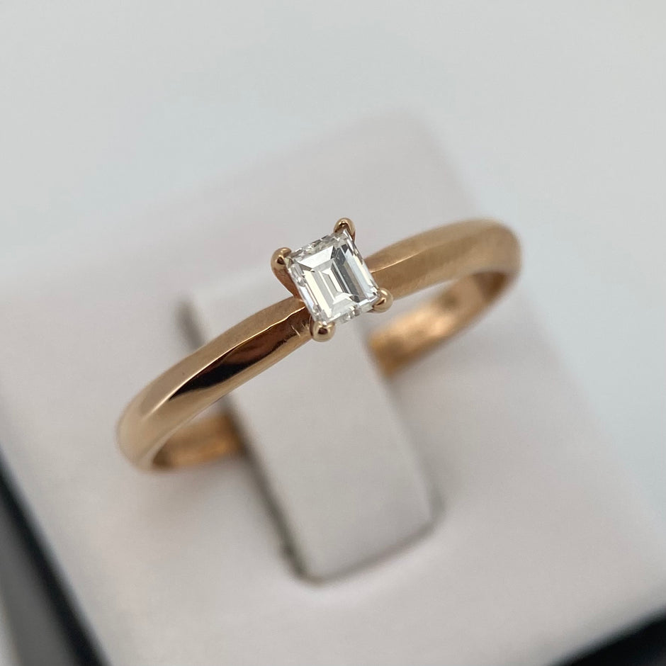 Anillo de compromiso en oro