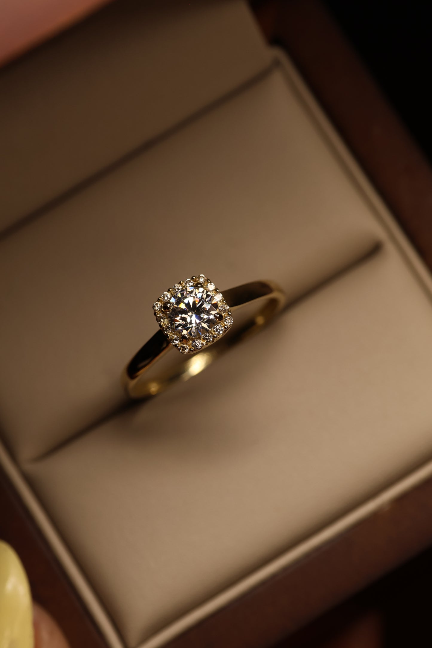 Anillo en Oro Amarillo 14k con Circonia Mod.15863