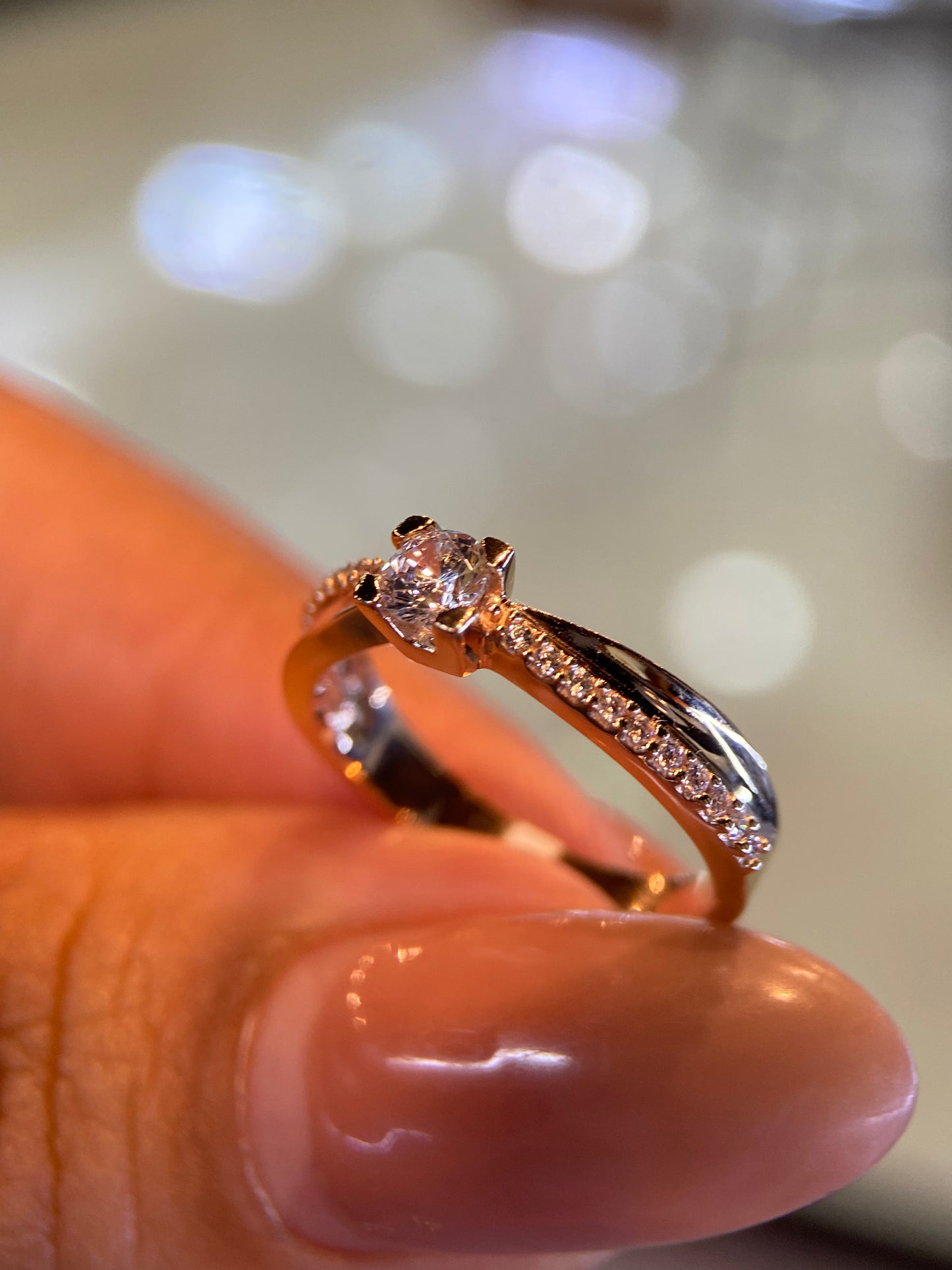 Anillo de compromiso en oro