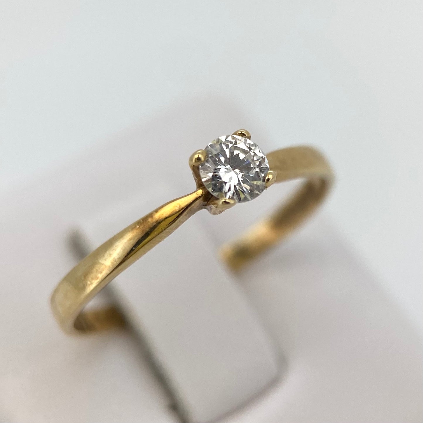 Anillo de compromiso en oro