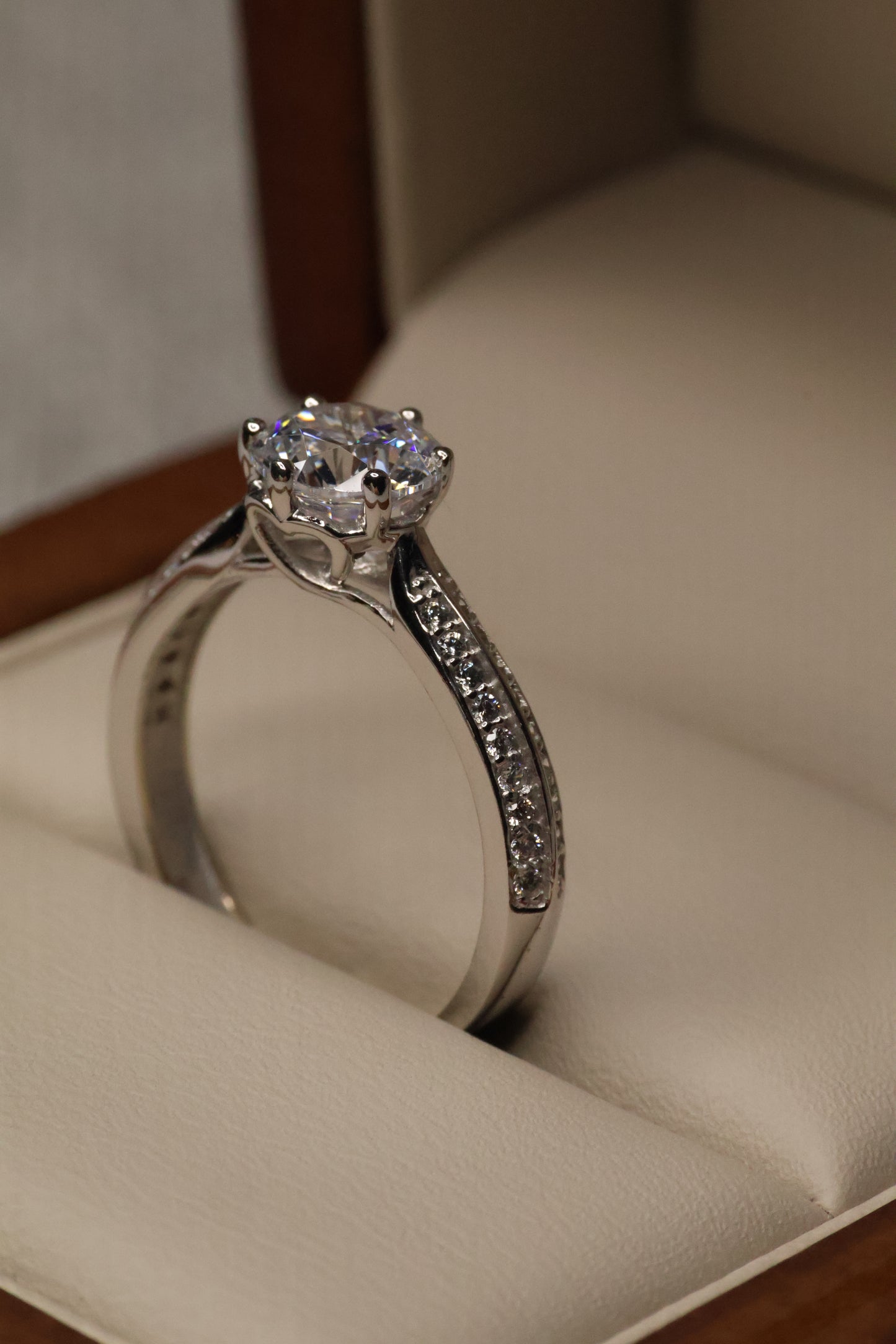 Anillo de compromiso en oro
