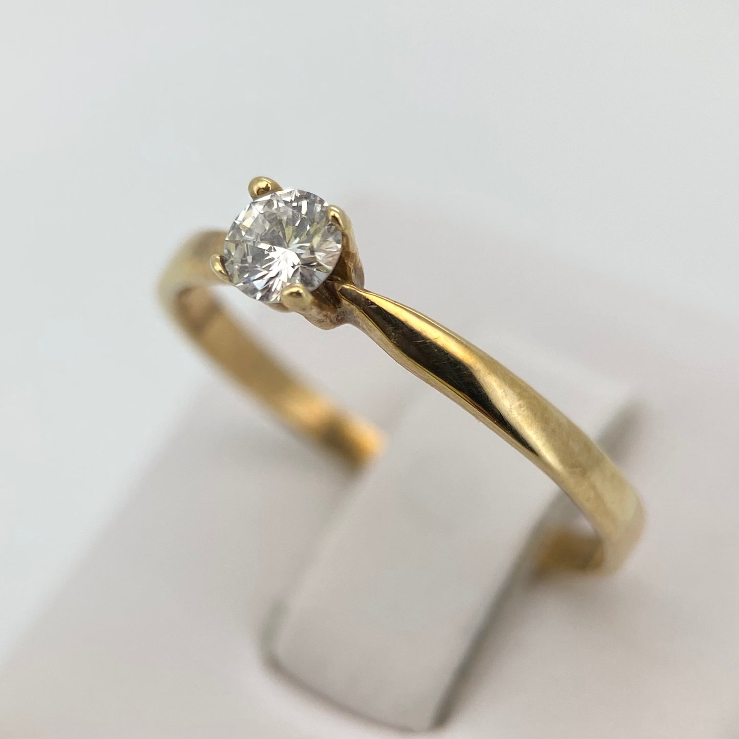 Anillo de compromiso en oro