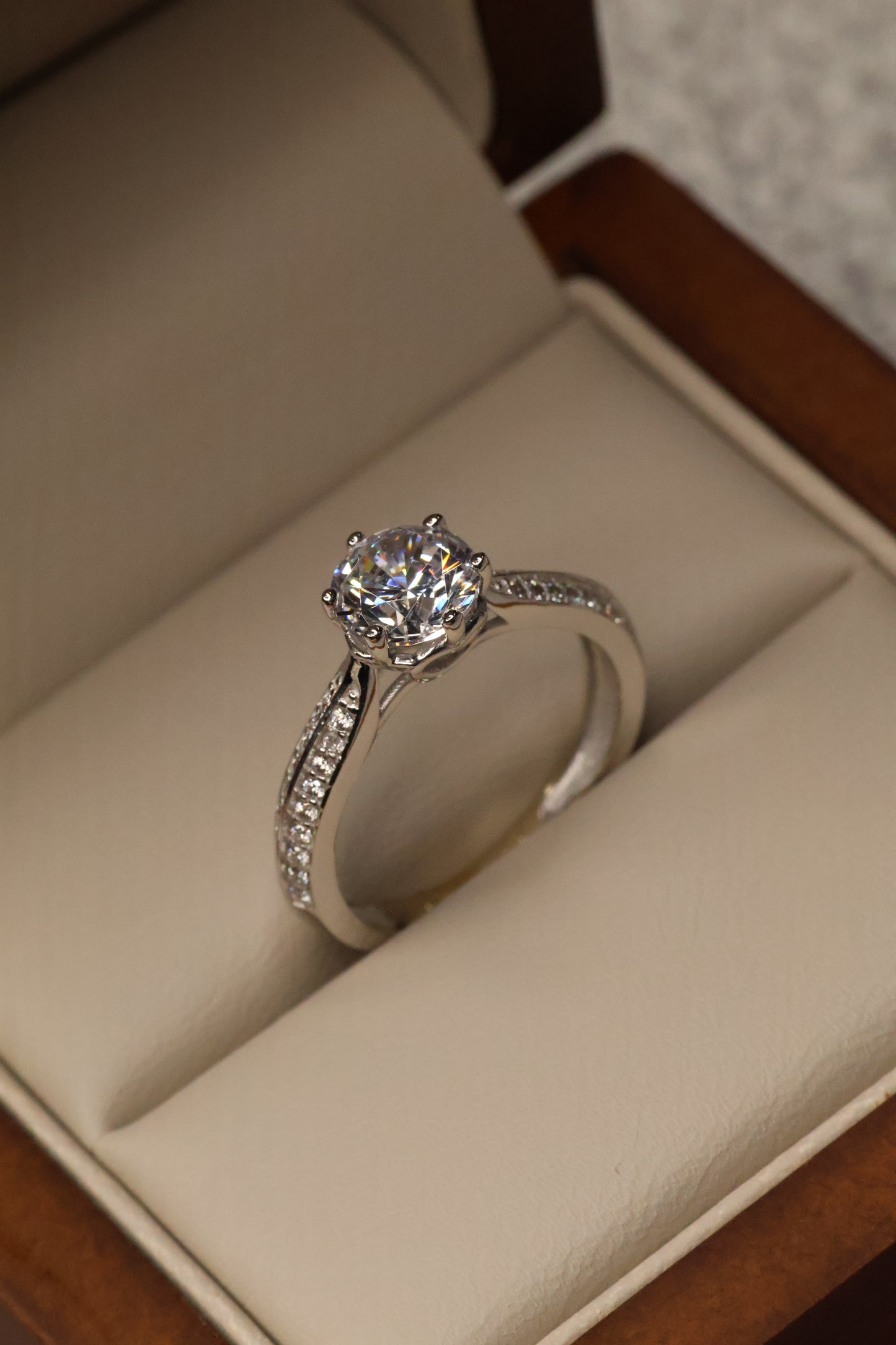 Anillo de compromiso en oro
