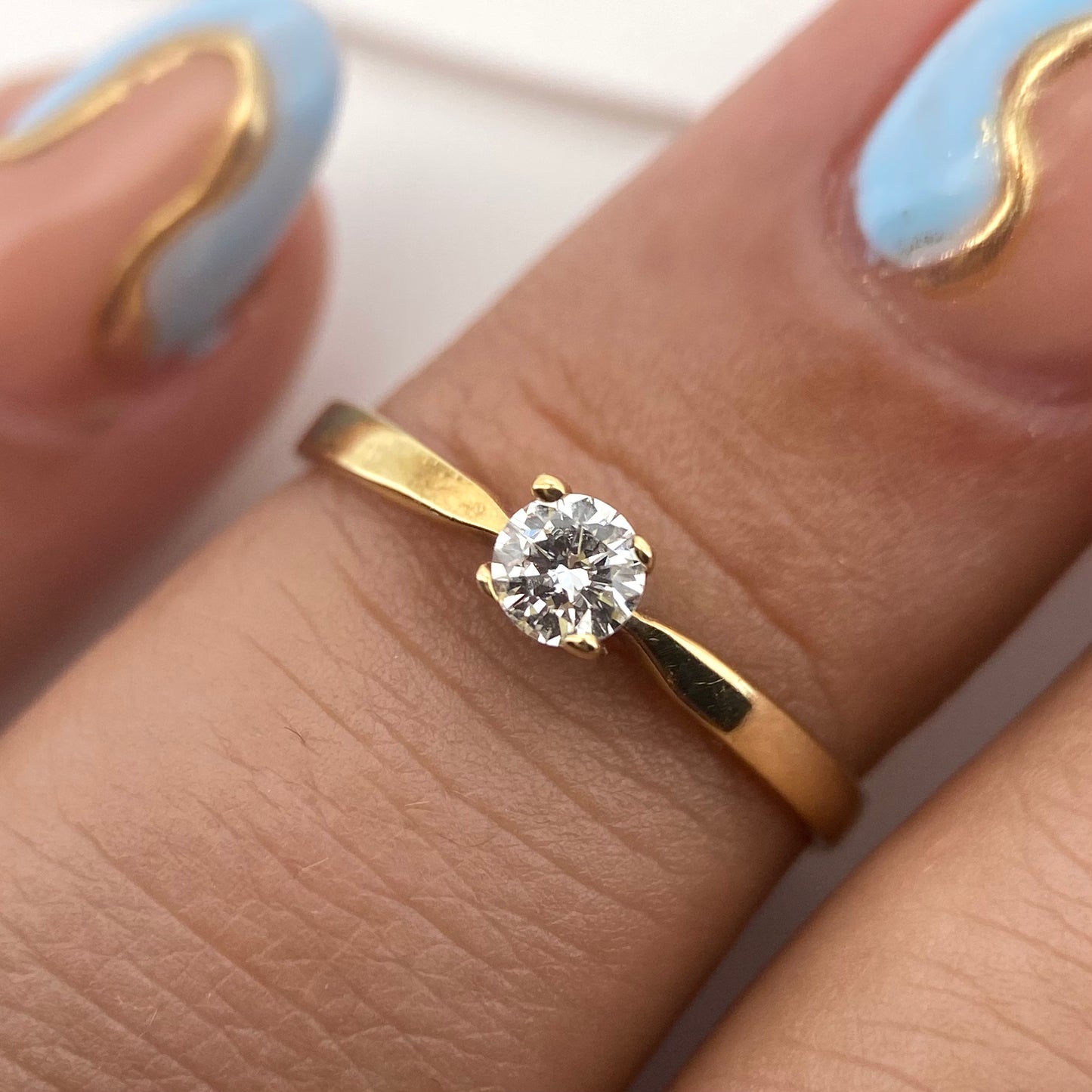 Anillo de compromiso en oro