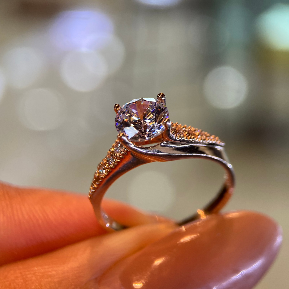 Anillo de compromiso en oro