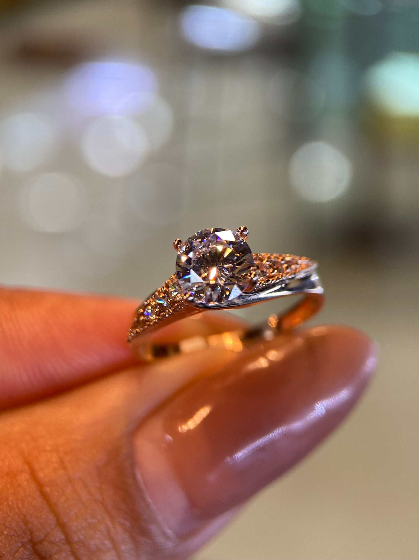 Anillo de compromiso en oro