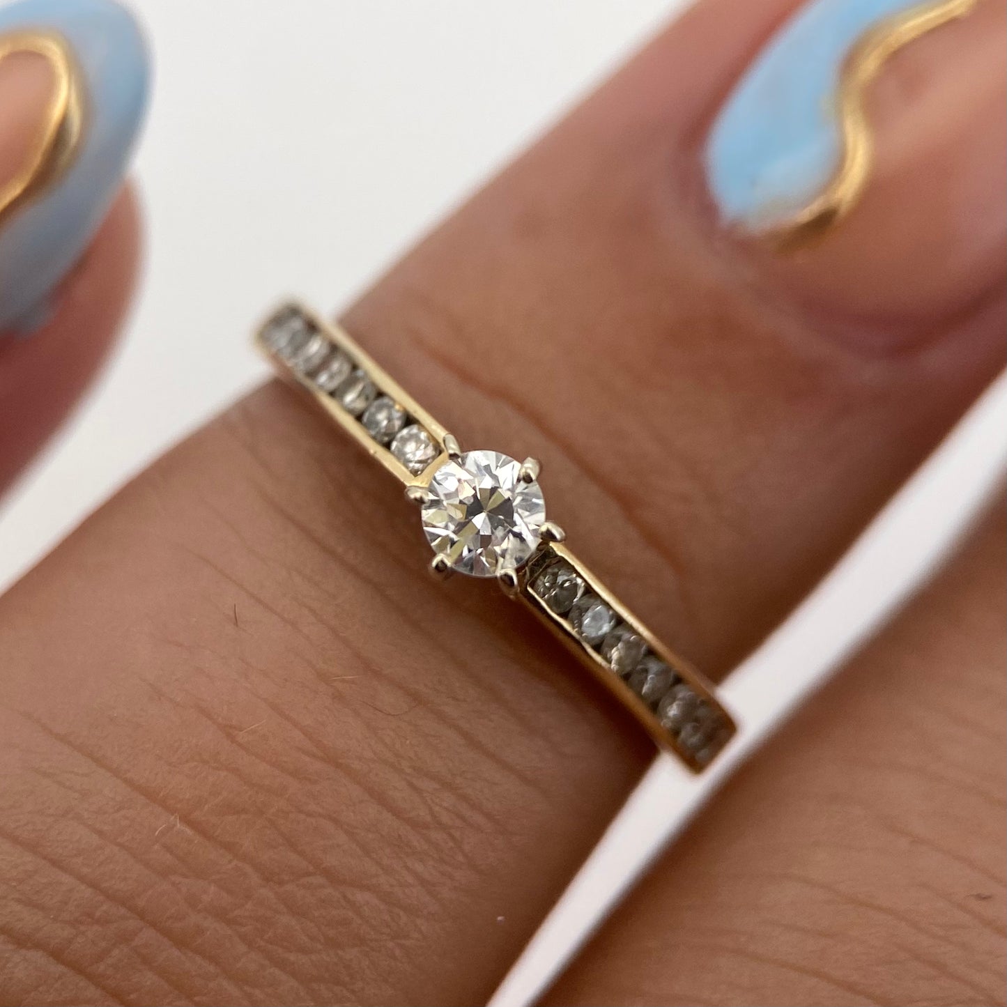 Anillo de compromiso en oro