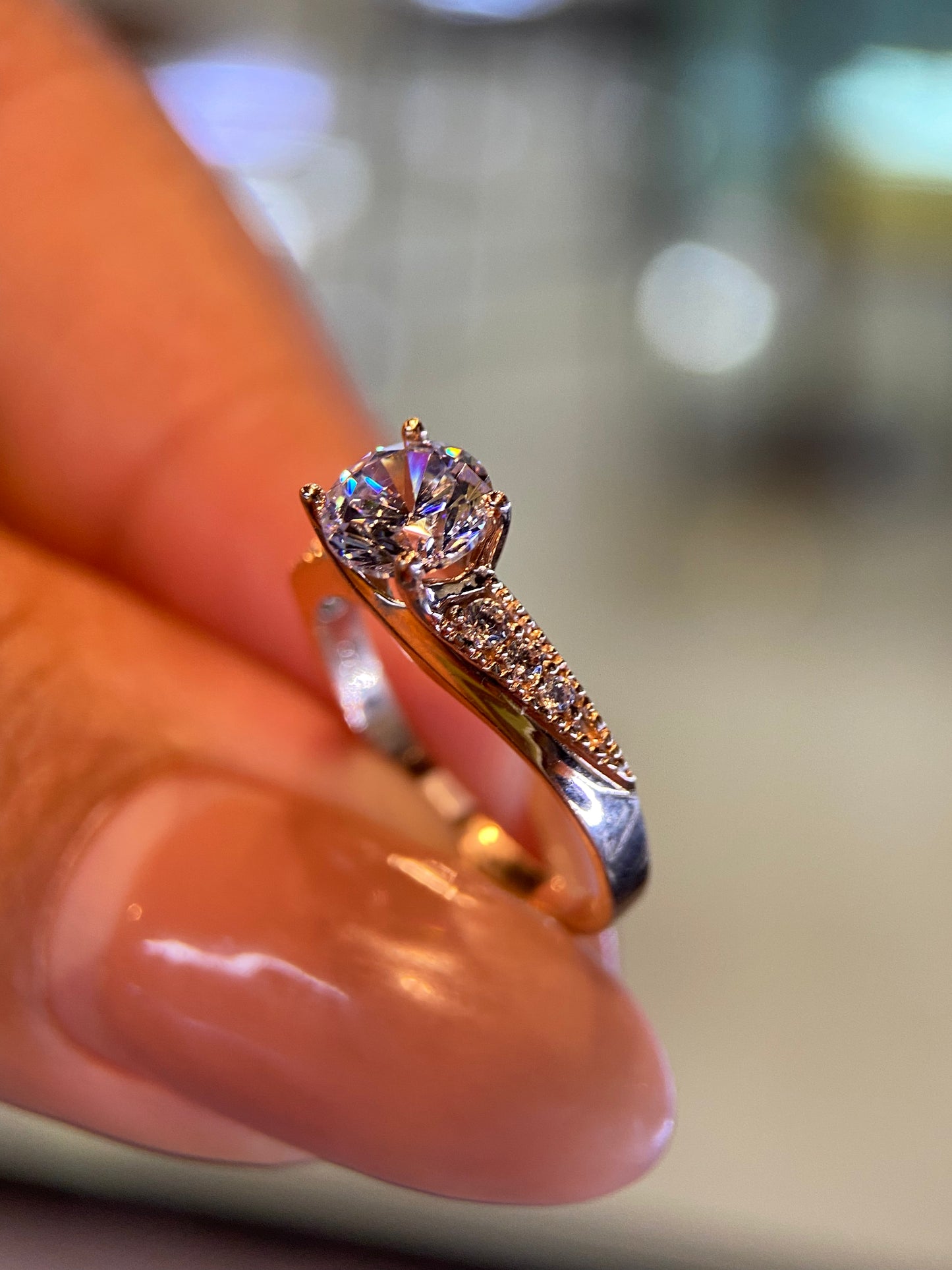 Anillo de compromiso en oro