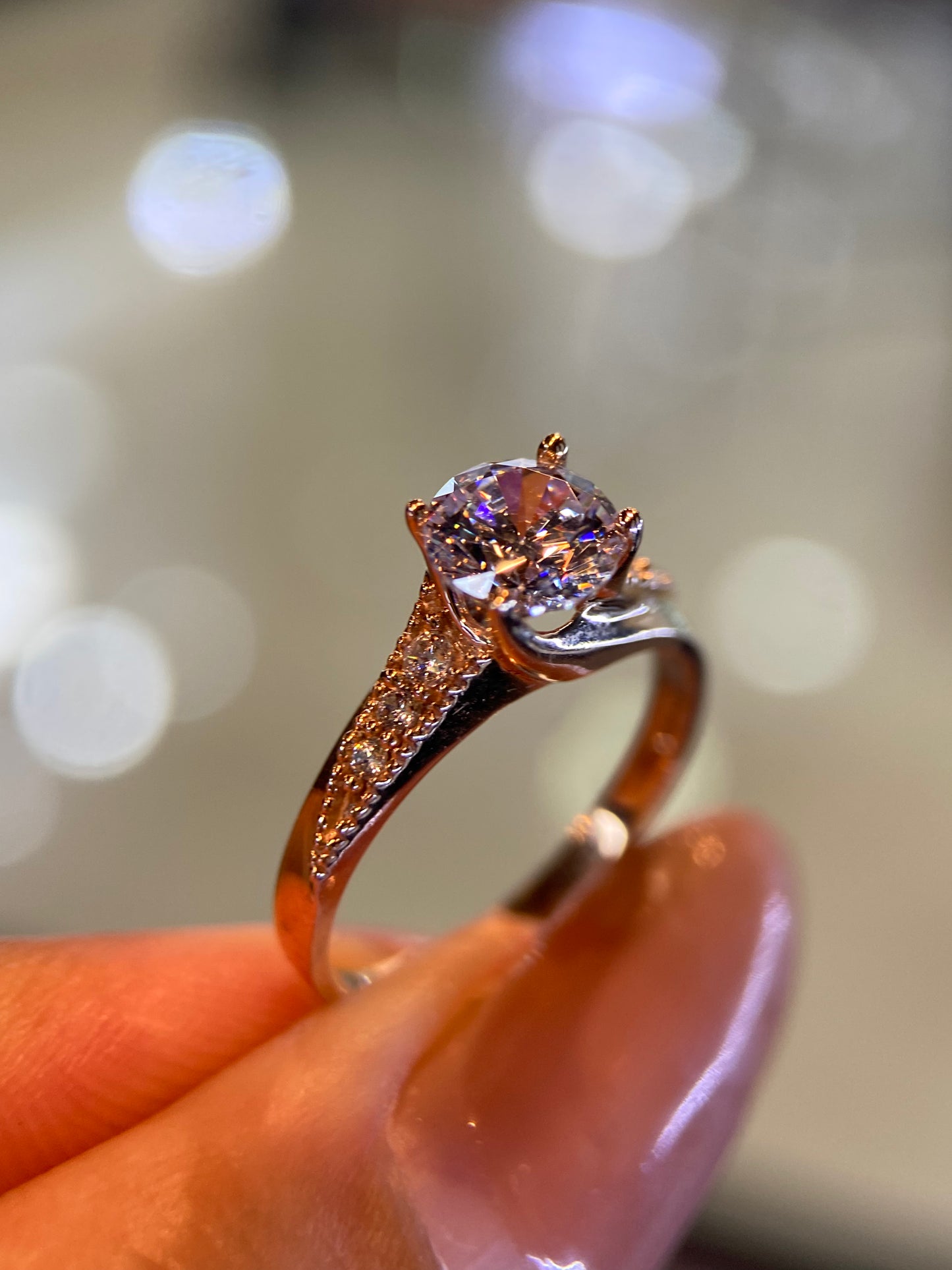 Anillo de compromiso en oro