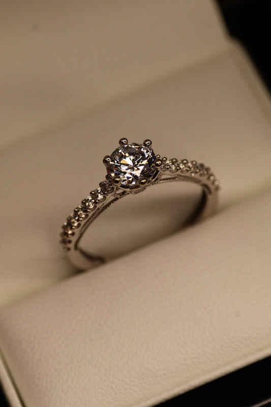Anillo en Oro Blanco 14k con Circonias Mod.15906