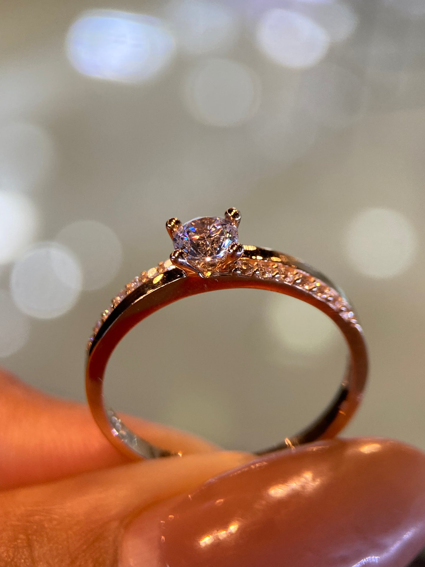 Anillo de compromiso en oro