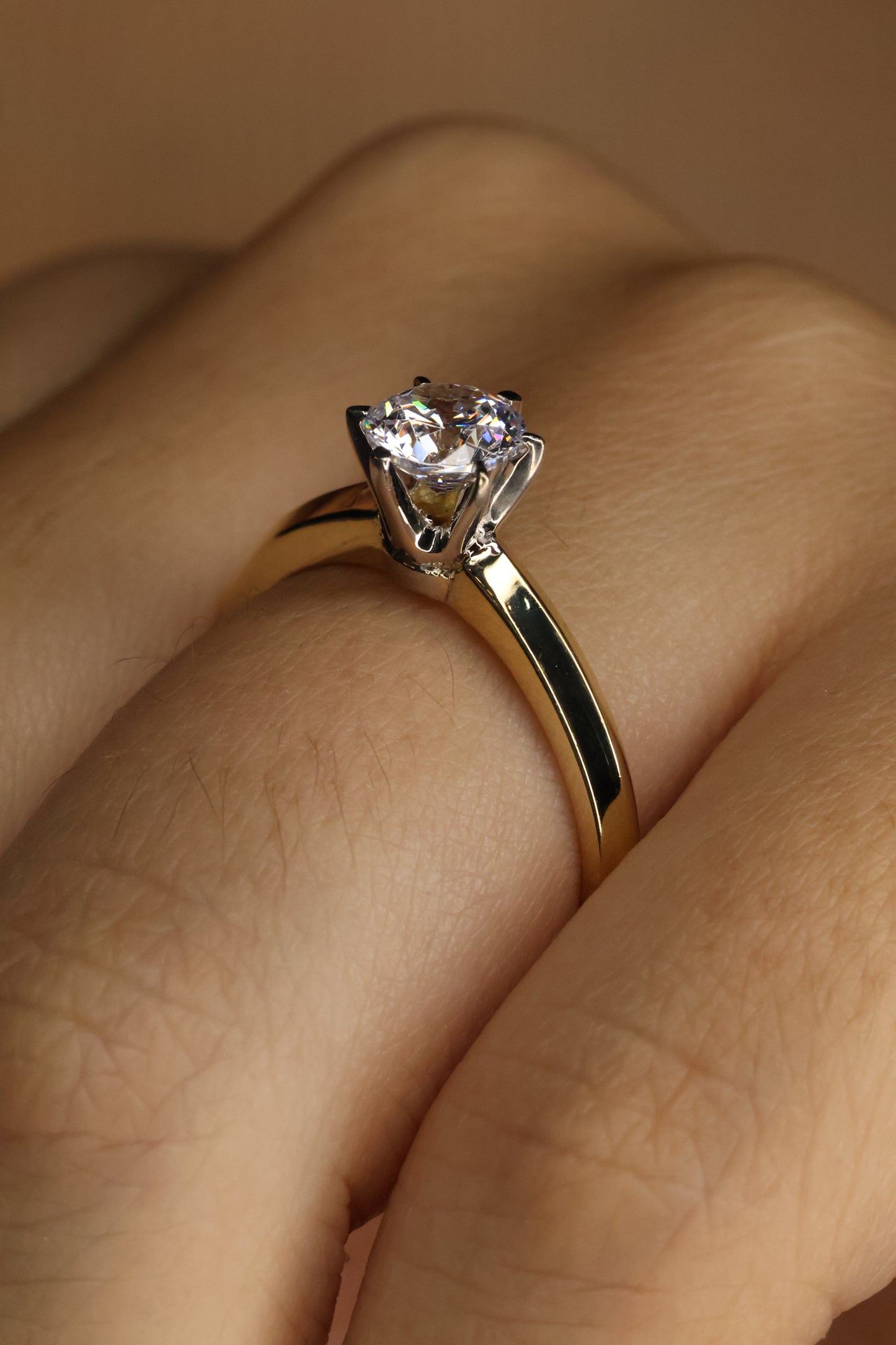 Anillo en Oro Amarillo 14k en Circonia Mod.16085