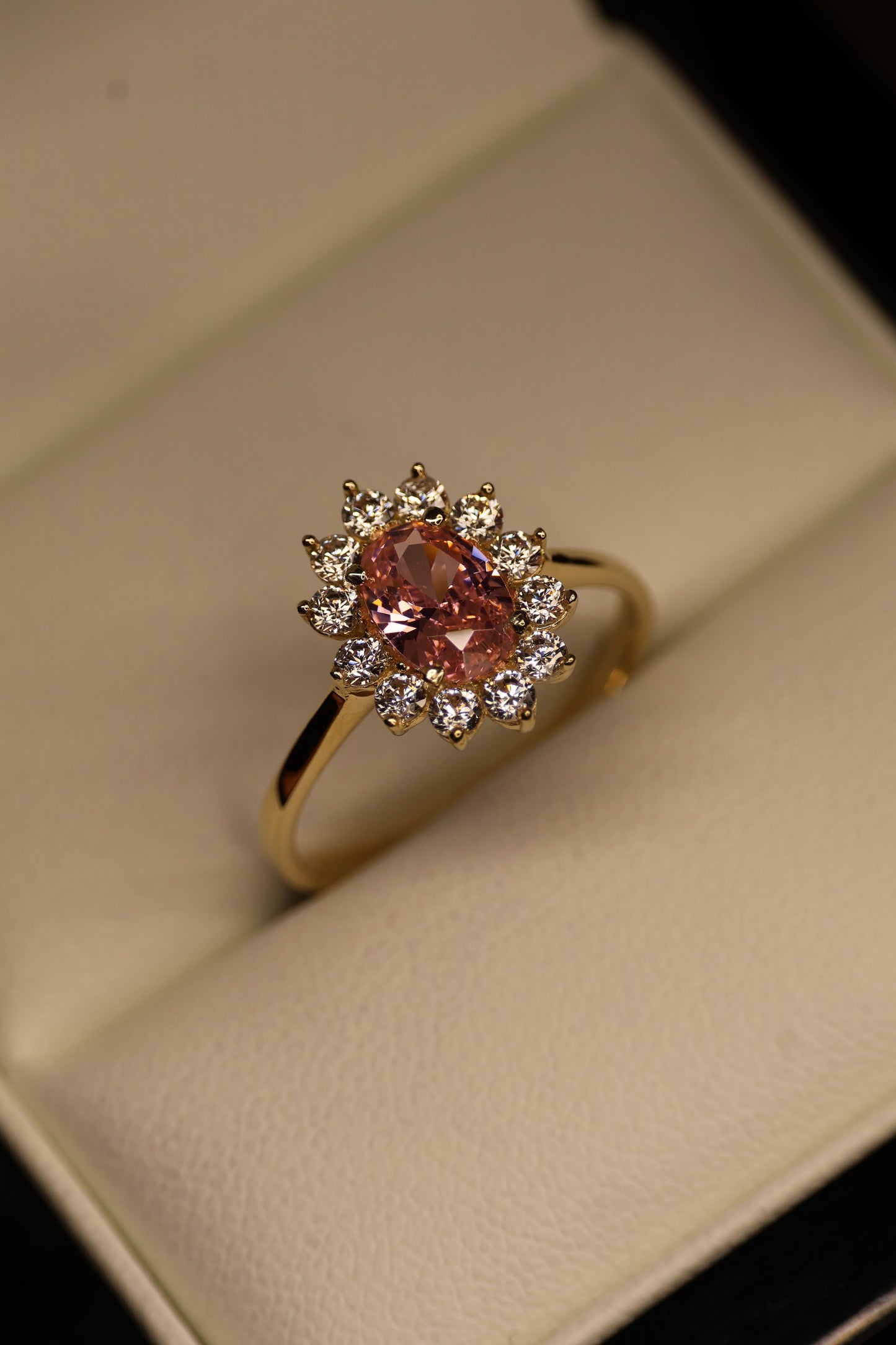 Anillo de compromiso en oro