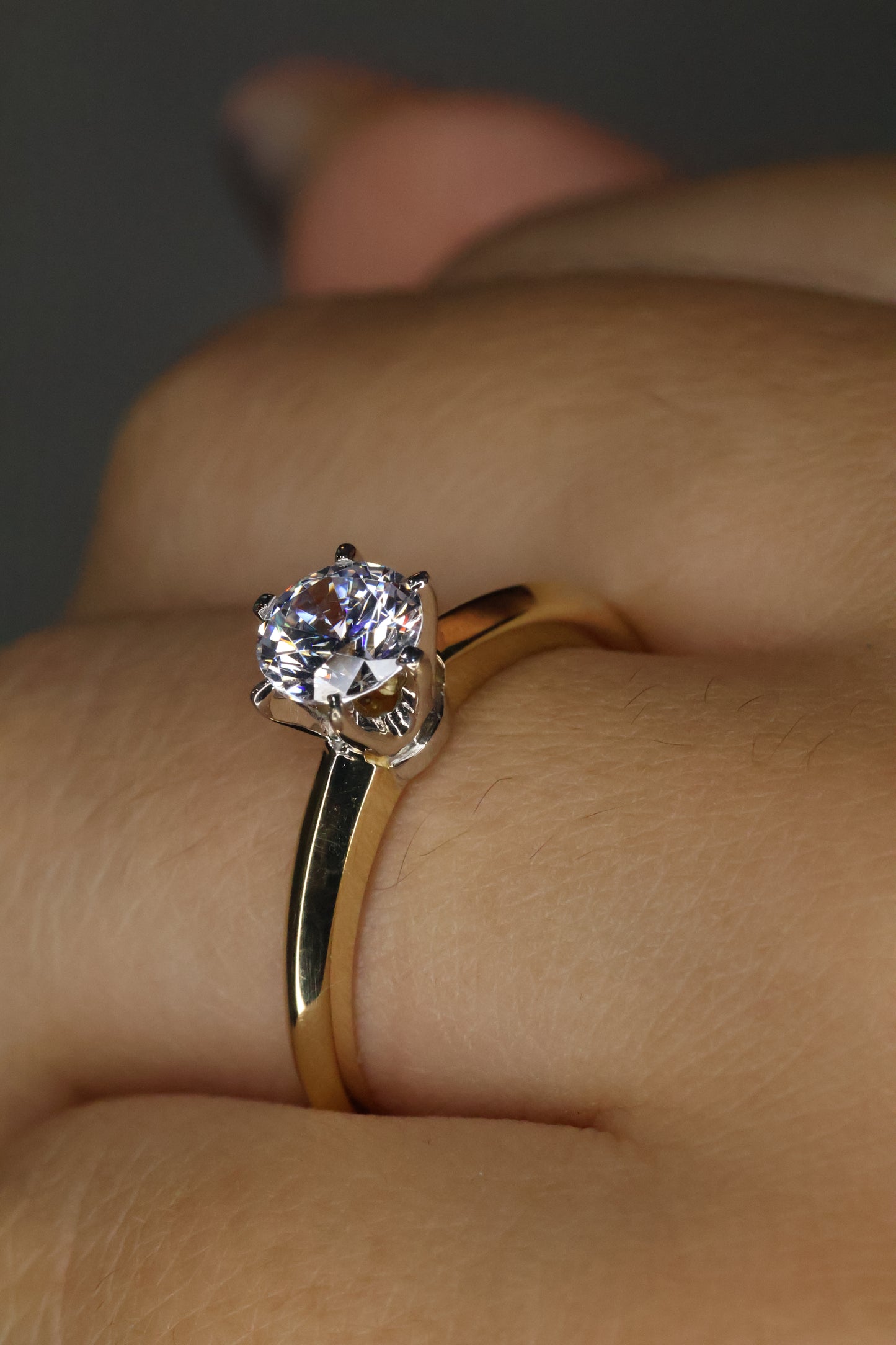 Anillo en Oro Amarillo 14k en Circonia Mod.16085