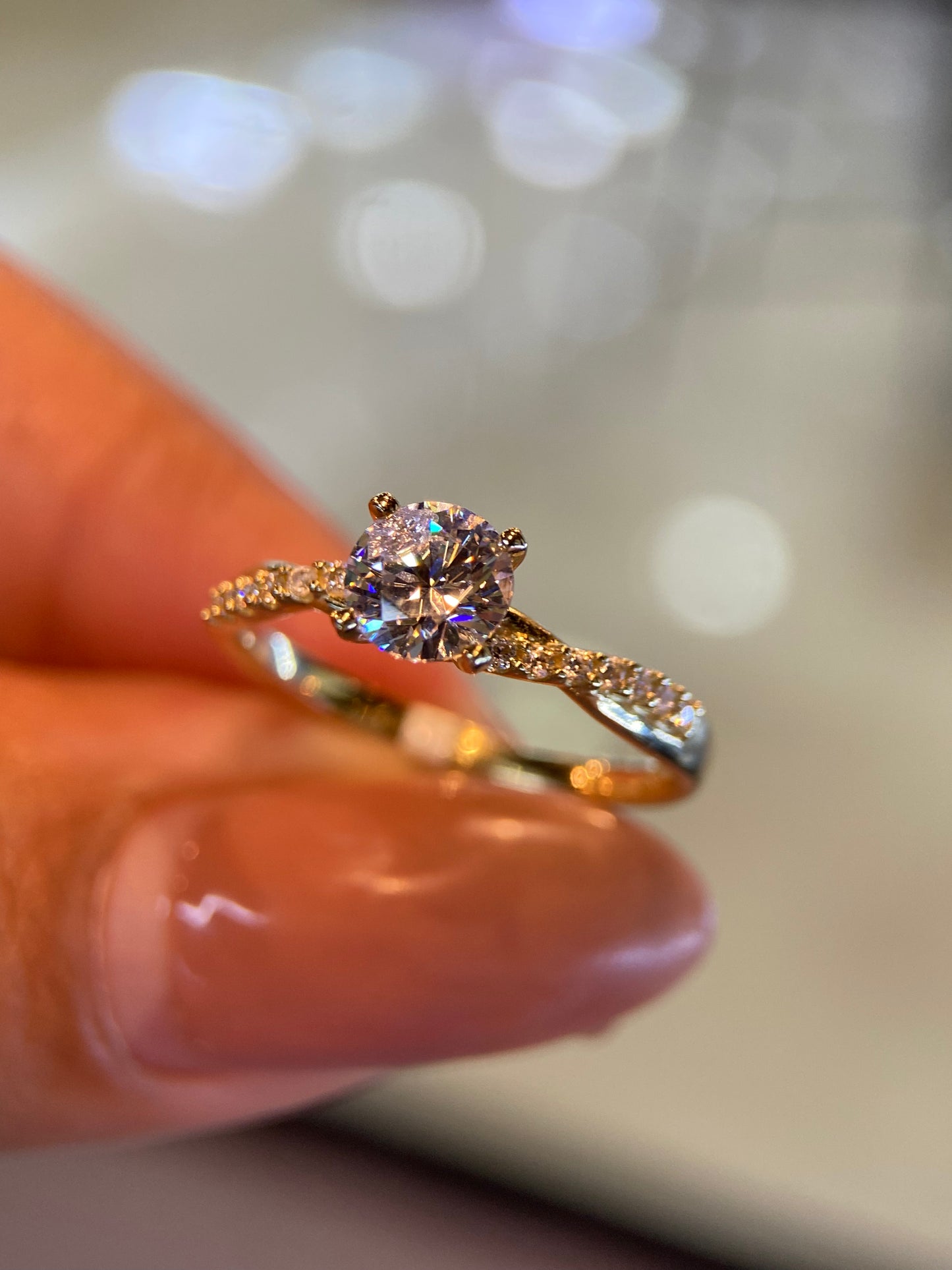 Anillo de compromiso en oro