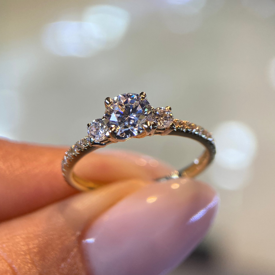 Anillo de compromiso en oro