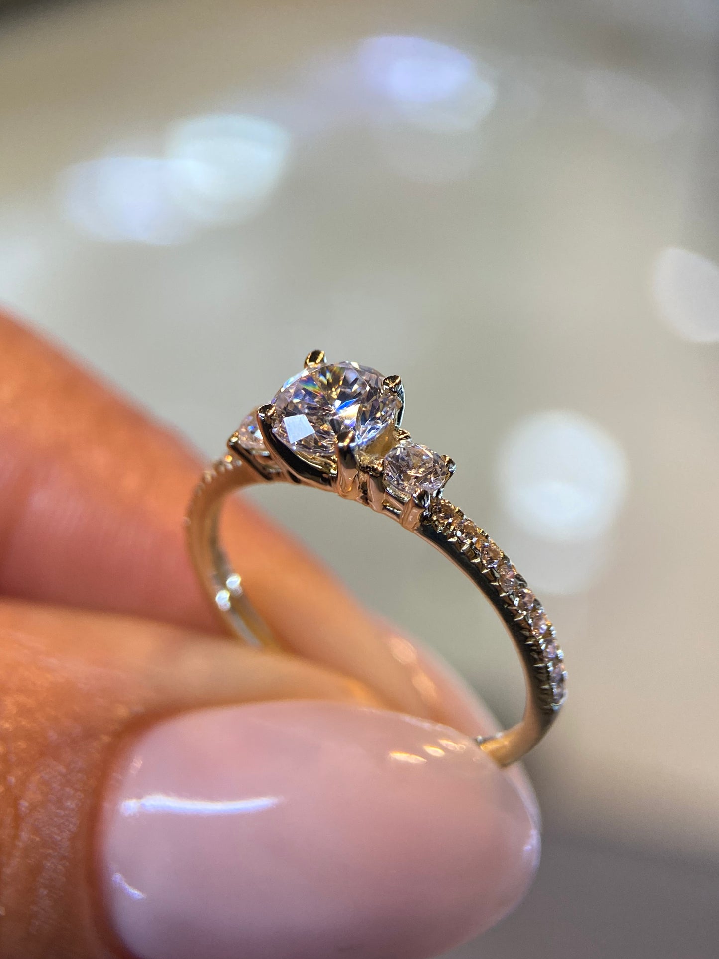 Anillo de compromiso en oro
