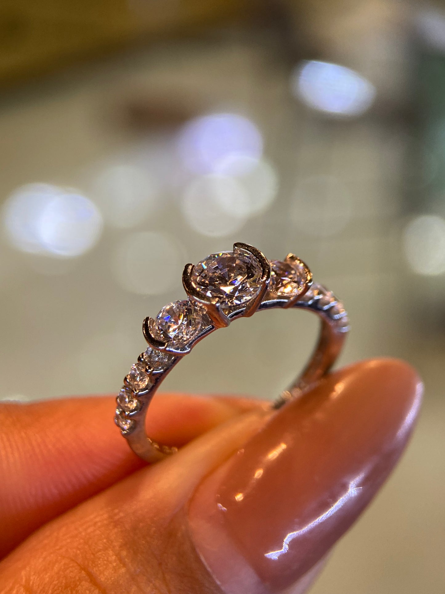 Anillo de compromiso en oro
