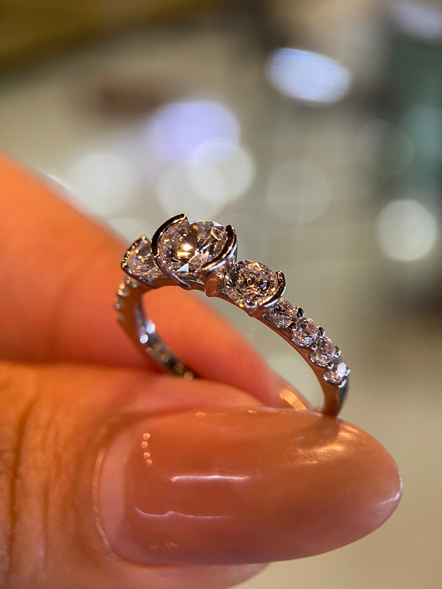 Anillo de compromiso en oro