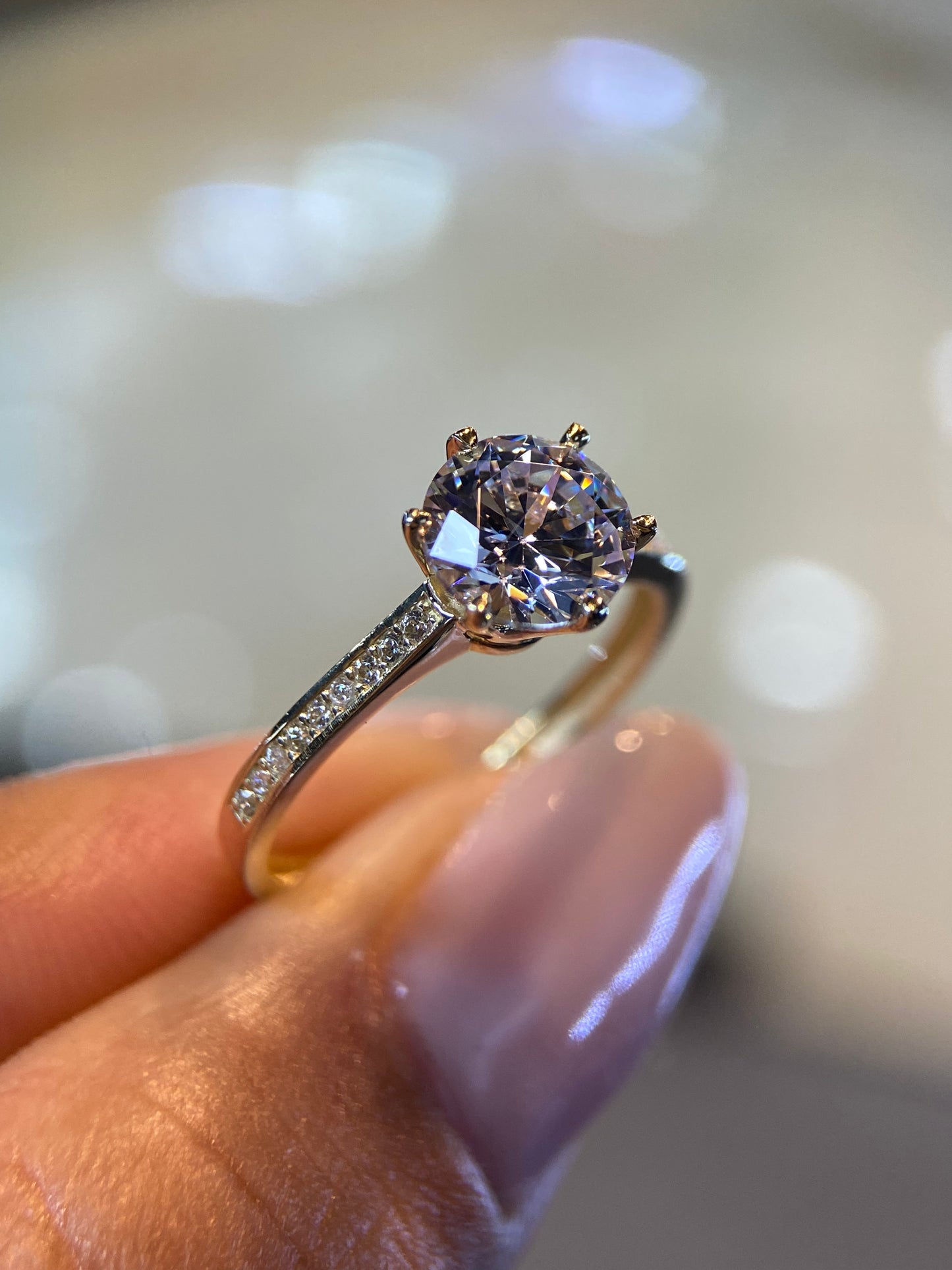 Anillo de compromiso en oro